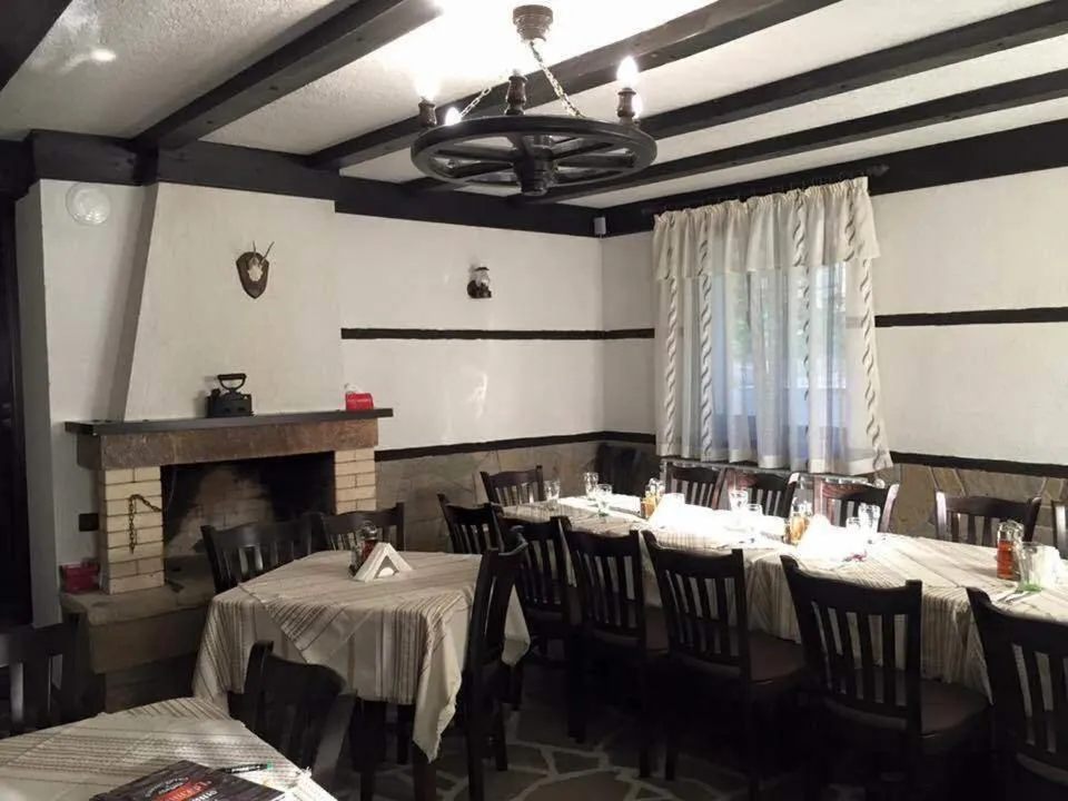 Restaurant/places to eat in Семеен хотел Гингеръ