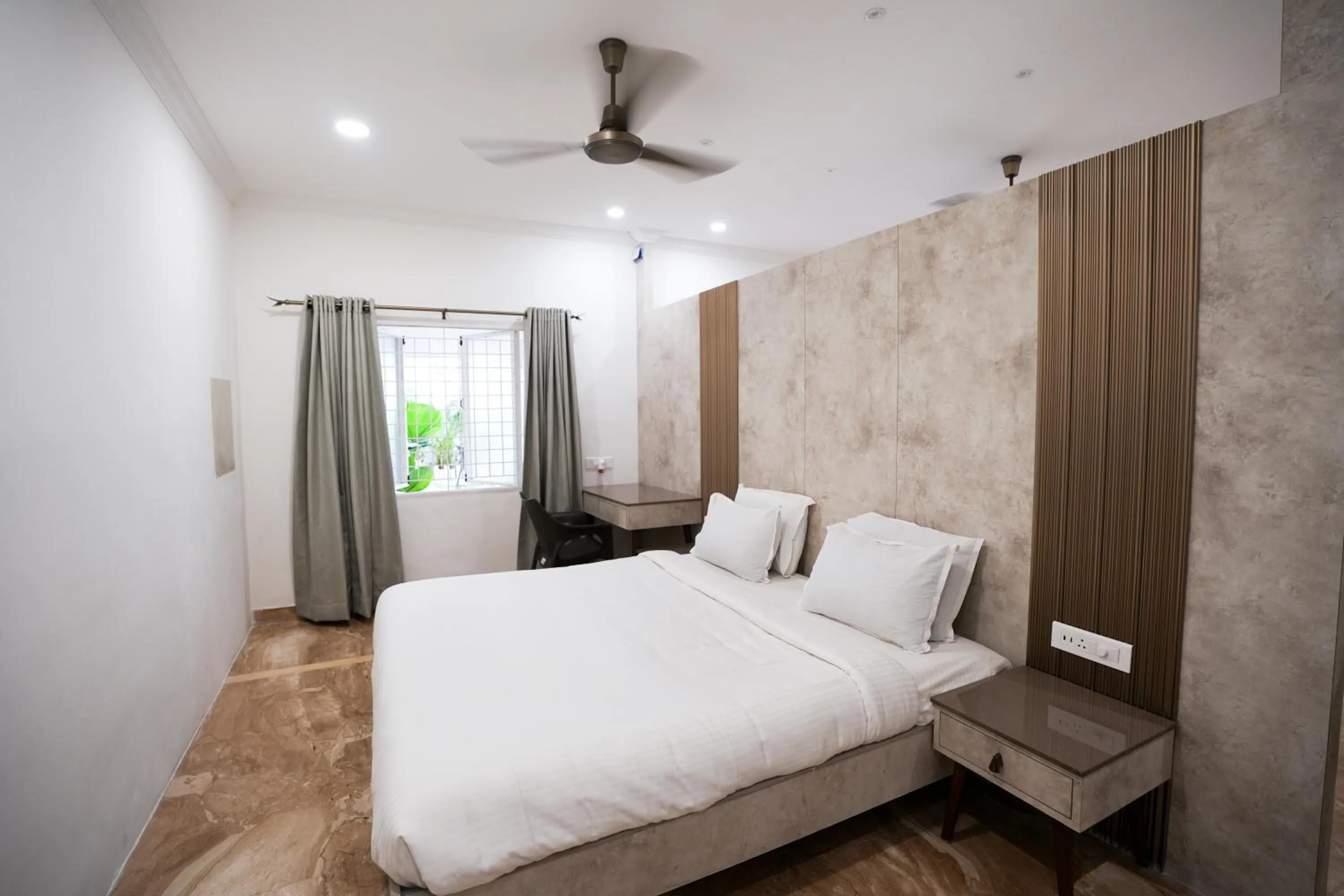 Bedroom, Bed in Avenue 11 Boutique Residences, Poes Garden Chennai