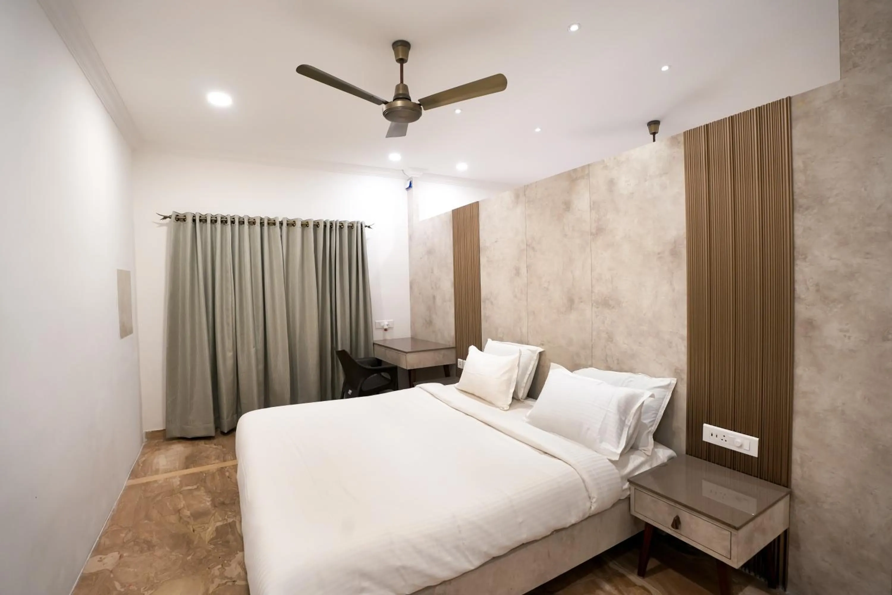 Bedroom, Bed in Avenue 11 Boutique Residences, Poes Garden Chennai