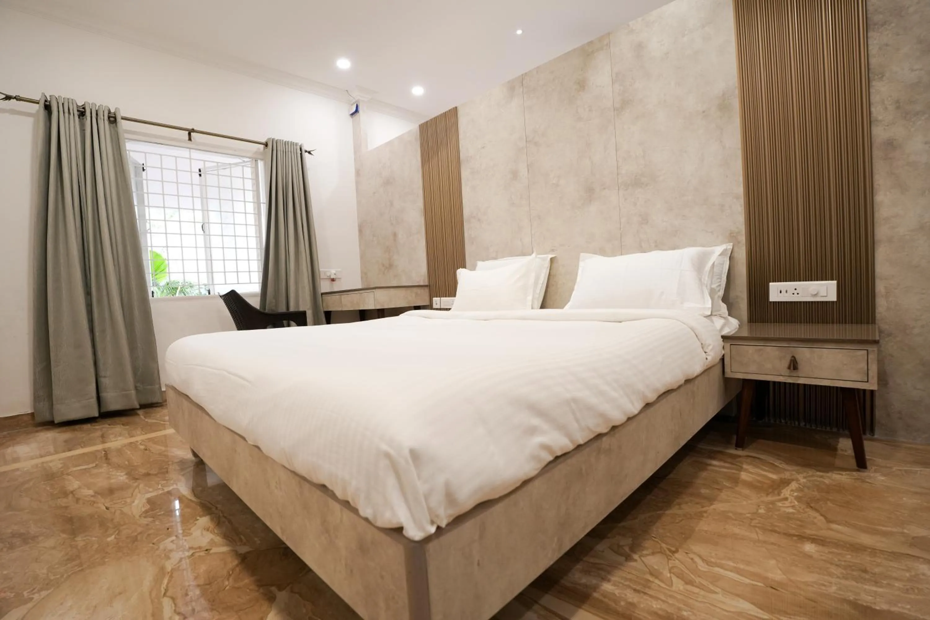 Bedroom, Bed in Avenue 11 Boutique Residences, Poes Garden Chennai