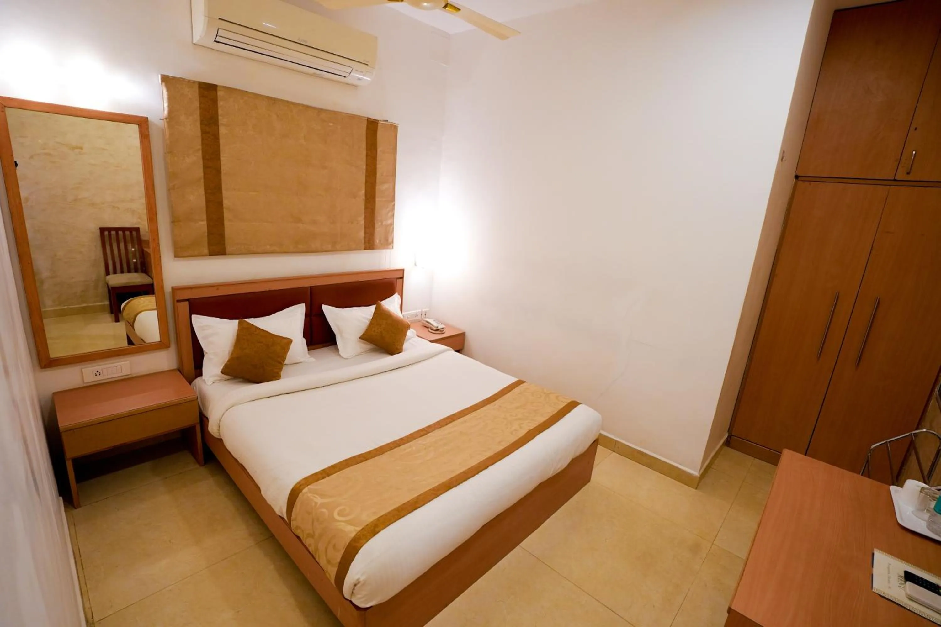 Bedroom, Bed in Avenue 11 Boutique Residences, Poes Garden Chennai