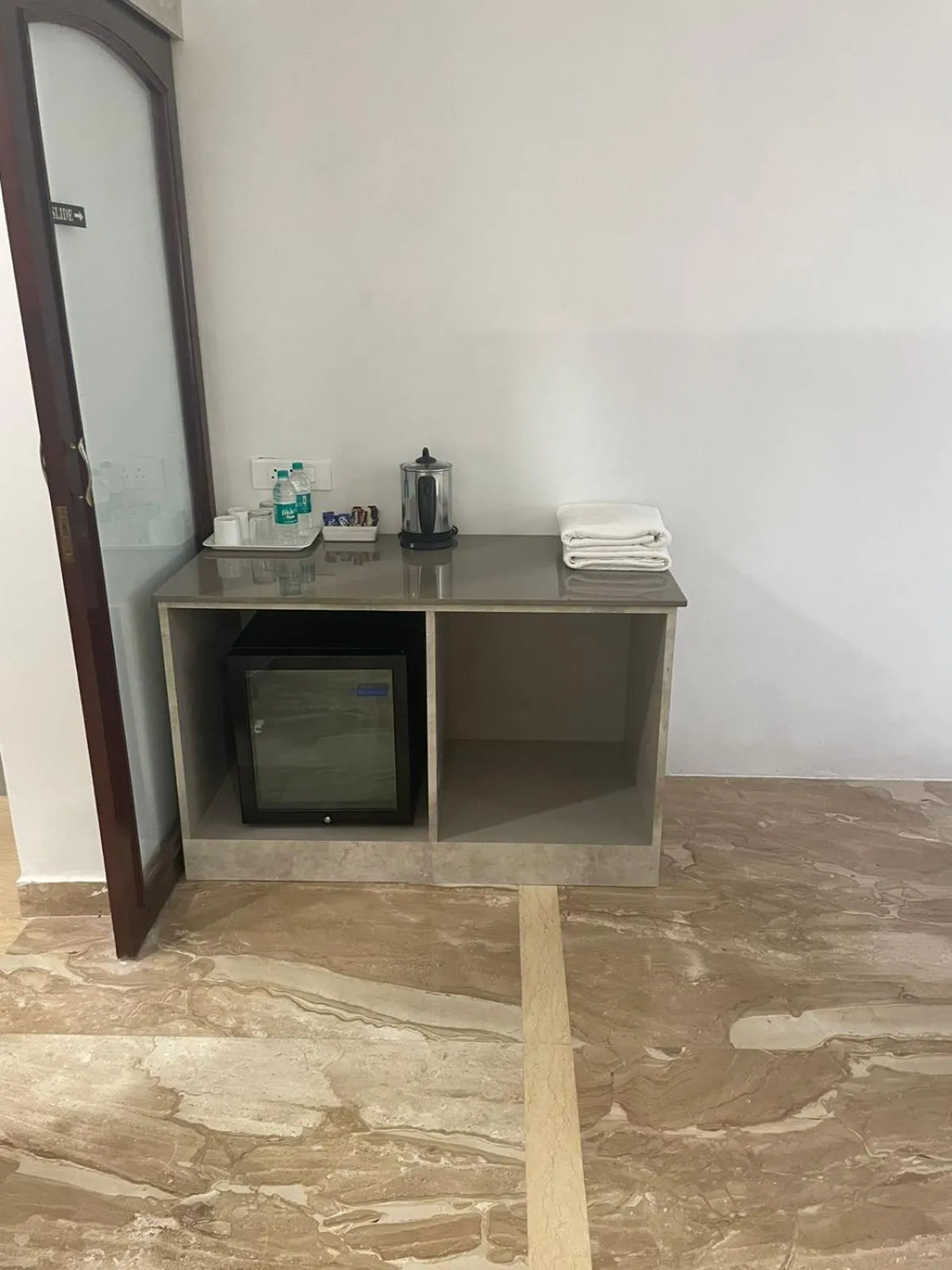 Kitchen or kitchenette in Avenue 11 Boutique Residences, Poes Garden Chennai