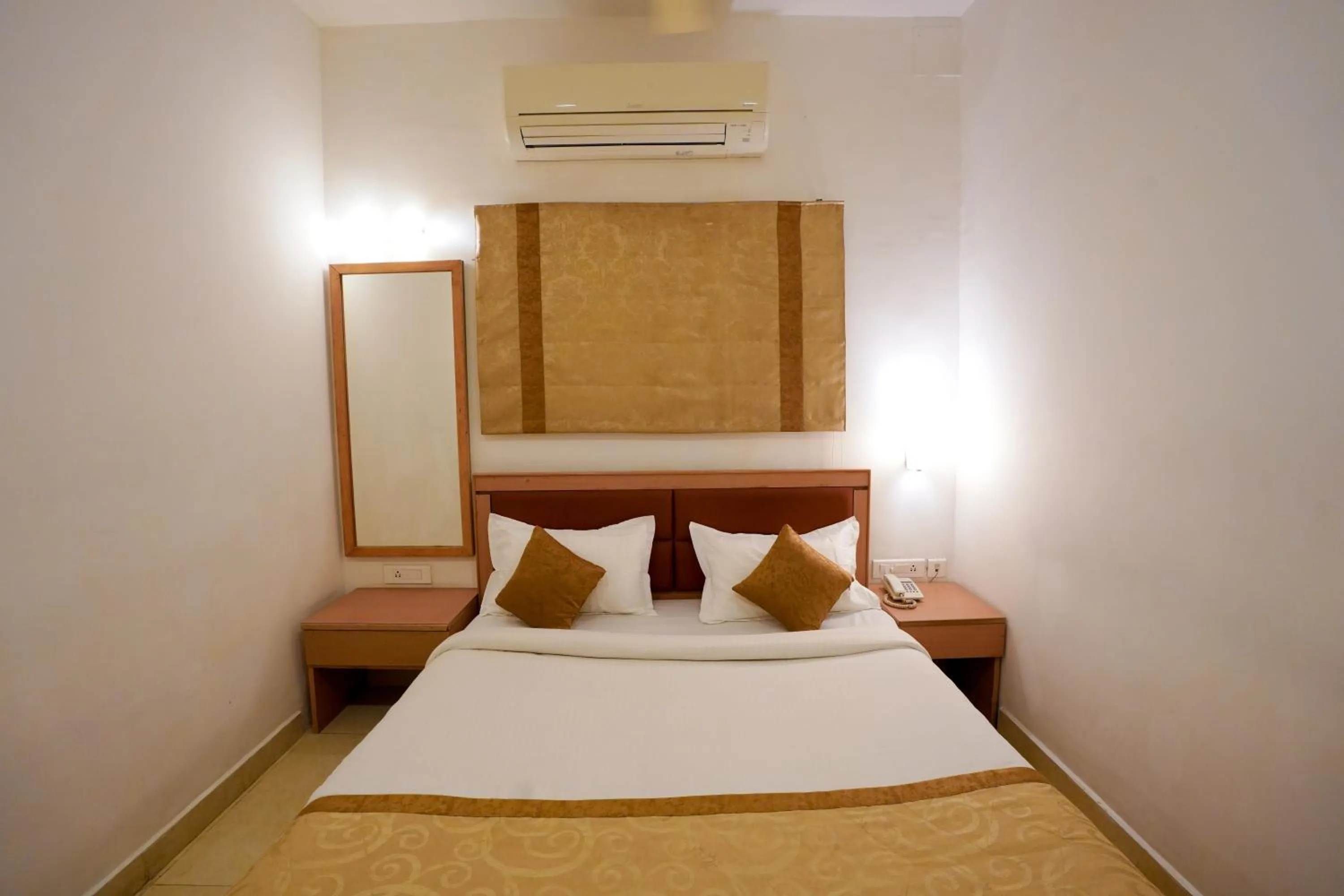 Bedroom, Bed in Avenue 11 Boutique Residences, Poes Garden Chennai