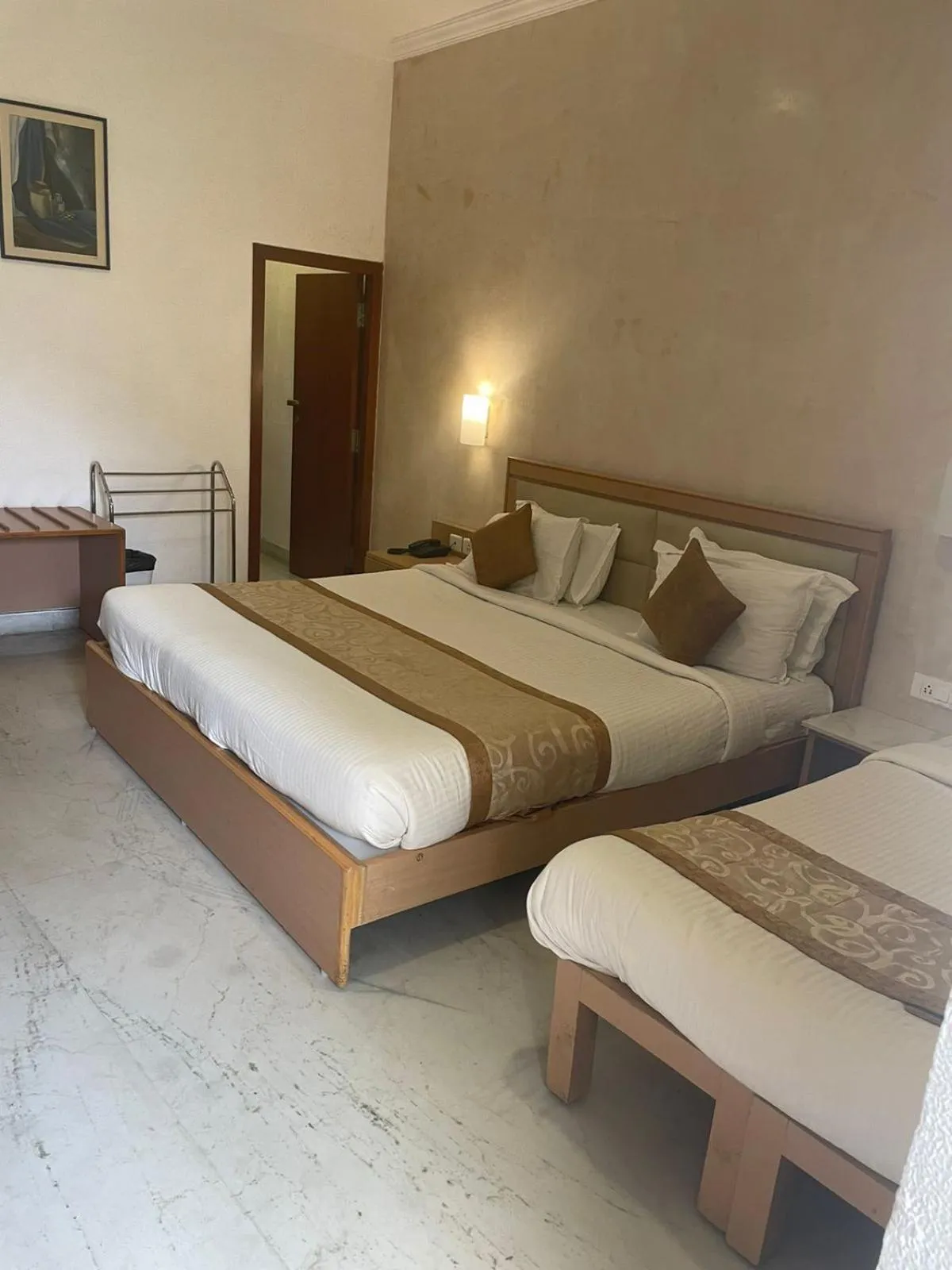 Photo of the whole room, Bed in Avenue 11 Boutique Residences, Poes Garden Chennai