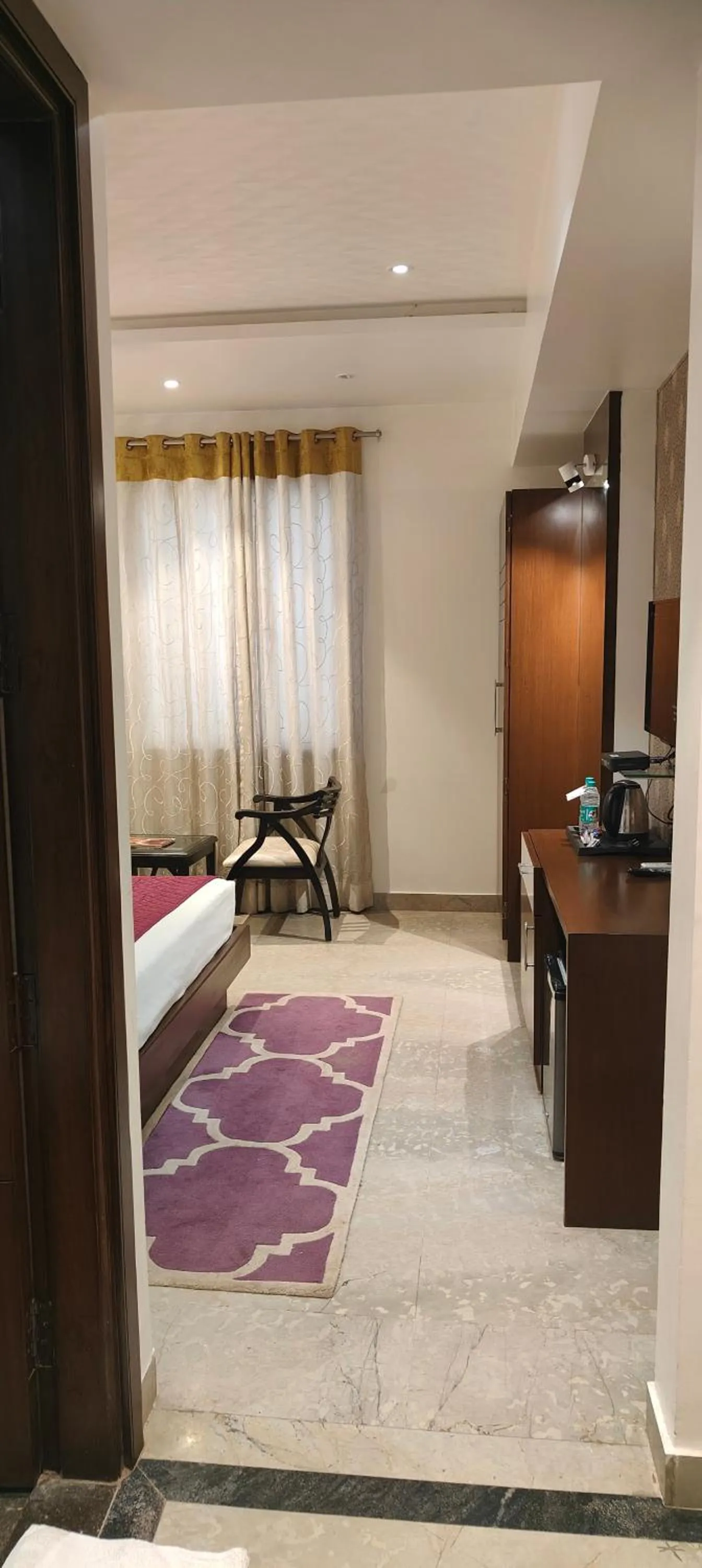 Coffee/tea facilities, Bed in Hotel Taj Heights