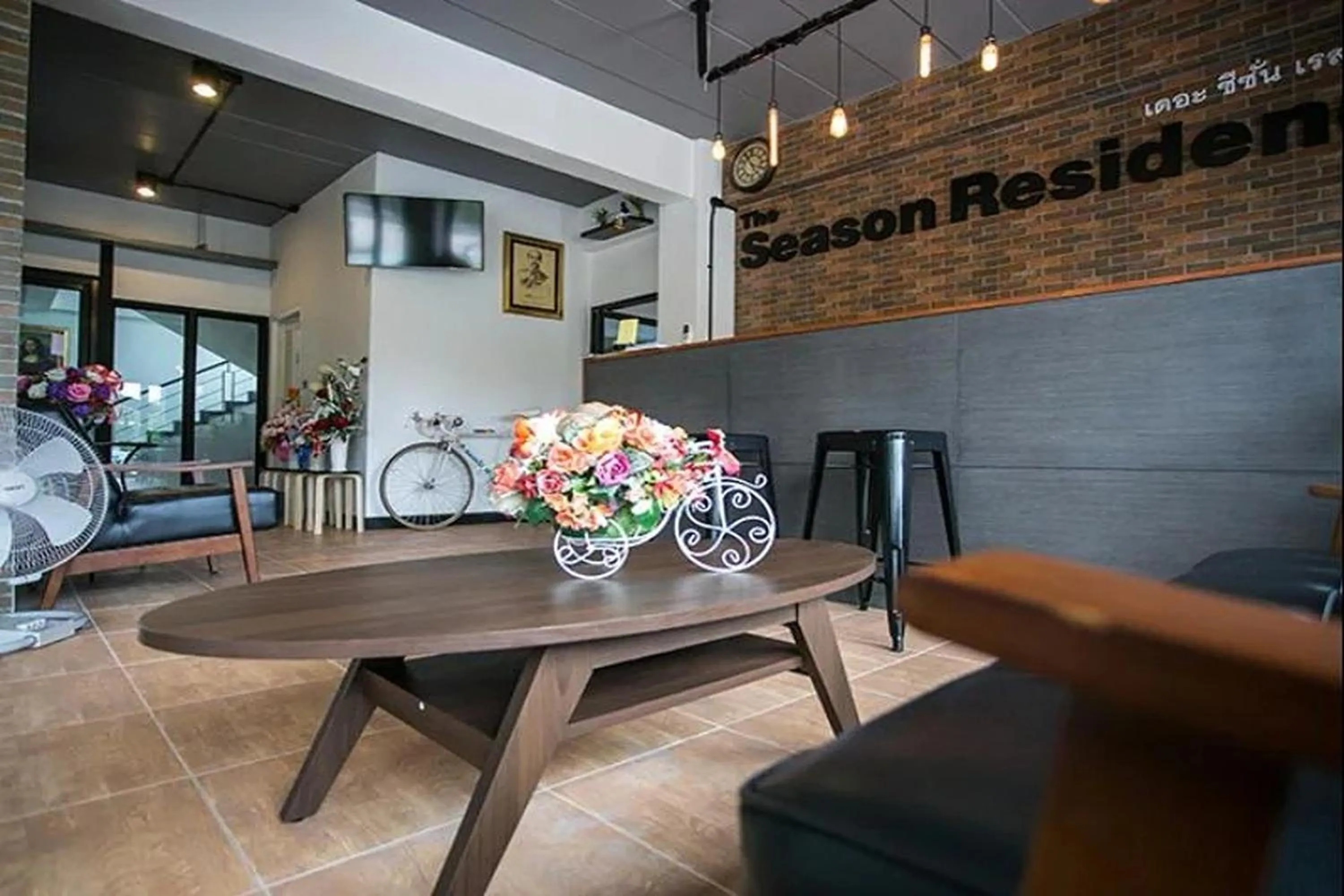 Lobby or reception in The Season Airport Udonthani