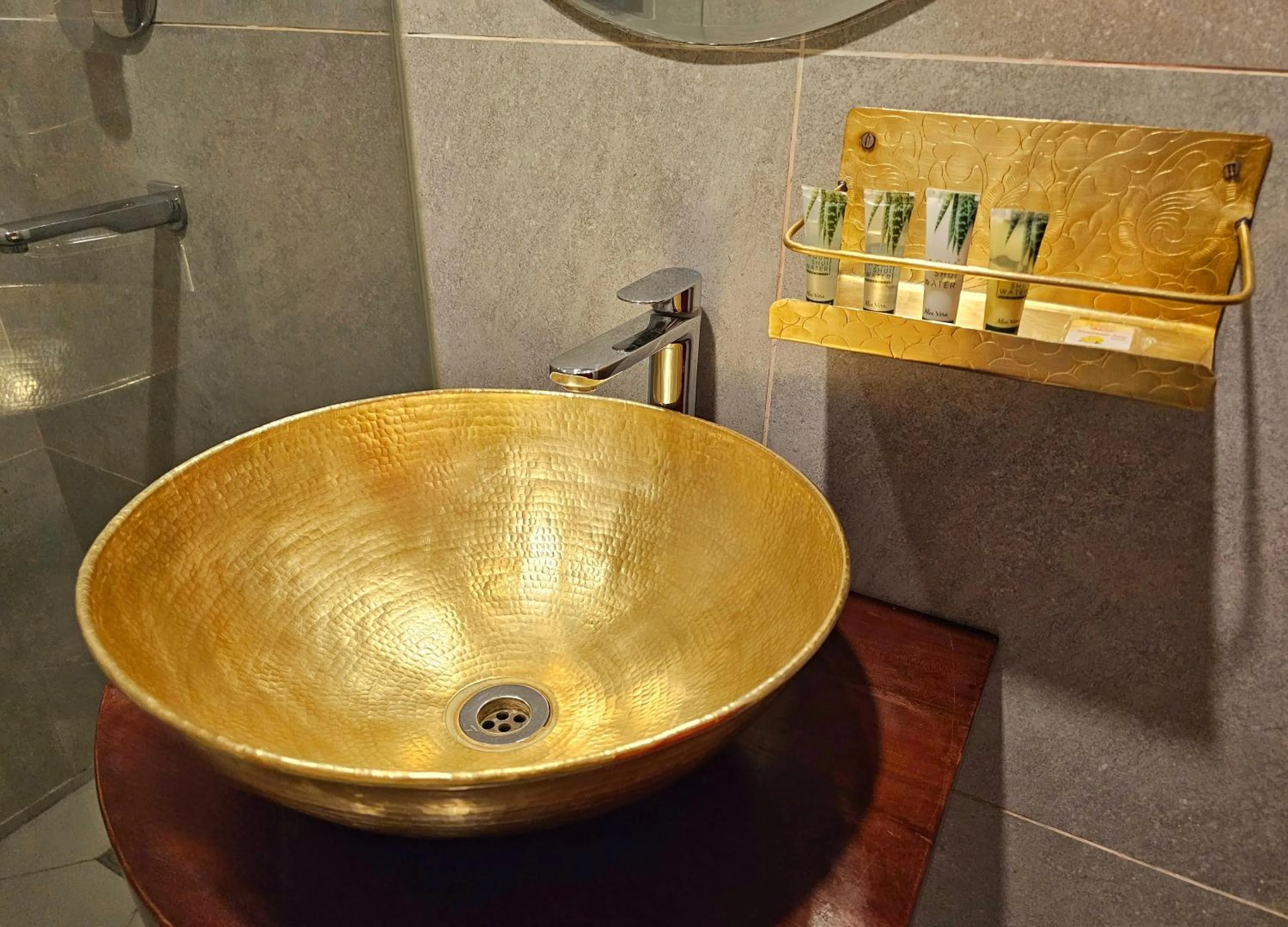 Bathroom in Central Courtyard Thamel - Heritage Hötel & Artisan Café