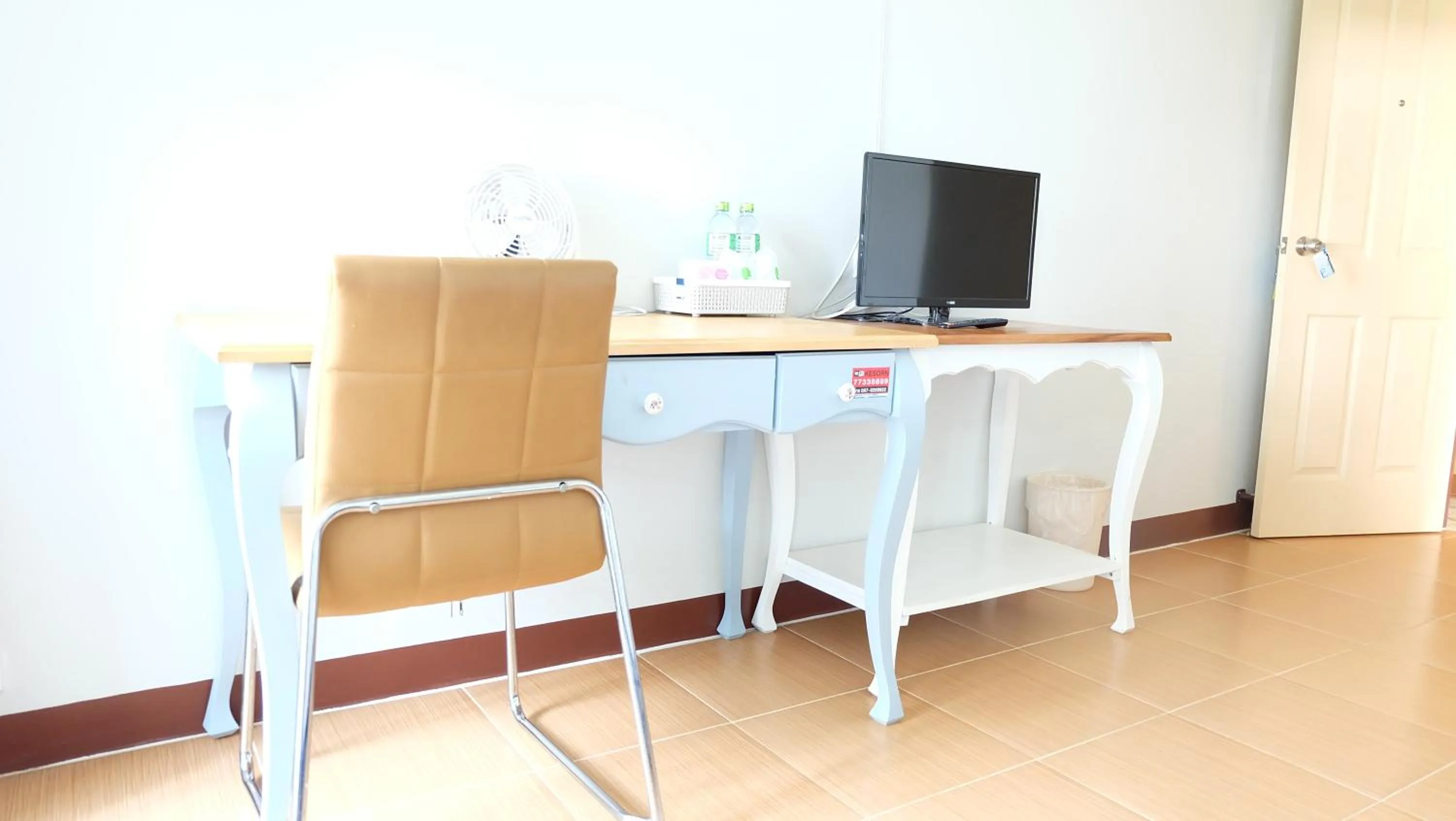 Seating area in Kesorn Boutique Residence at 8 Riew