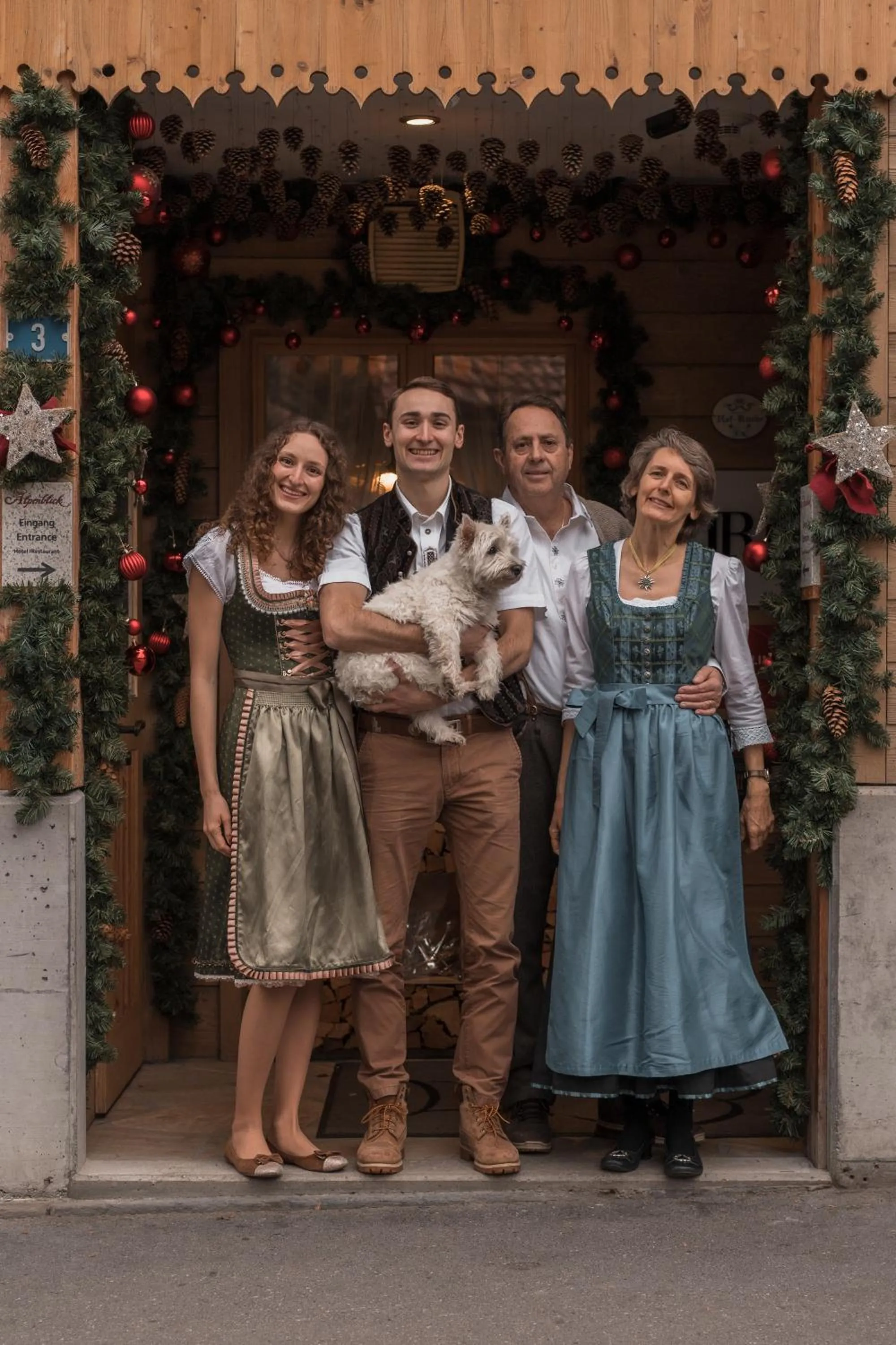 Restaurant/places to eat in Chalet Stöckli