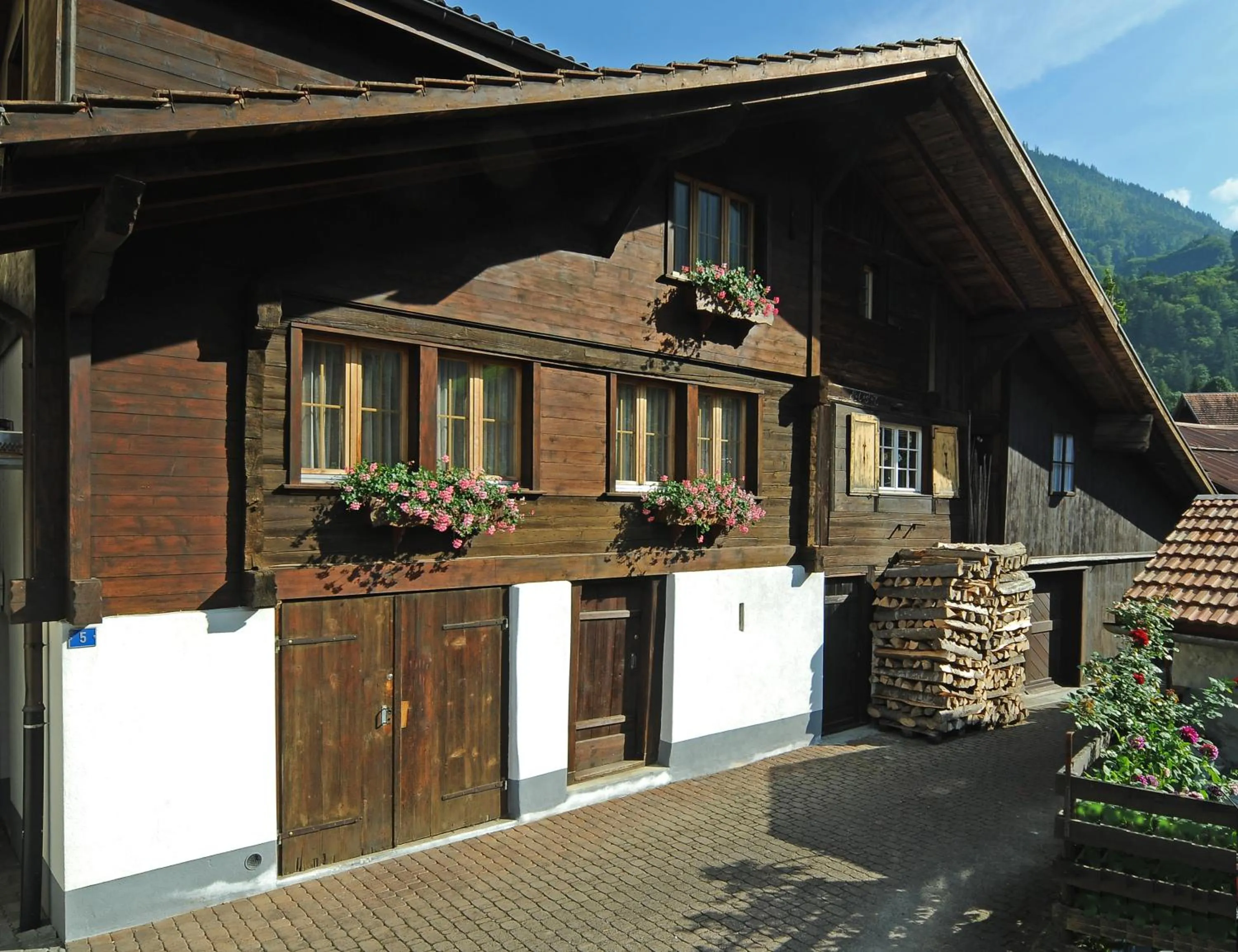Facade/entrance in Chalet Stöckli
