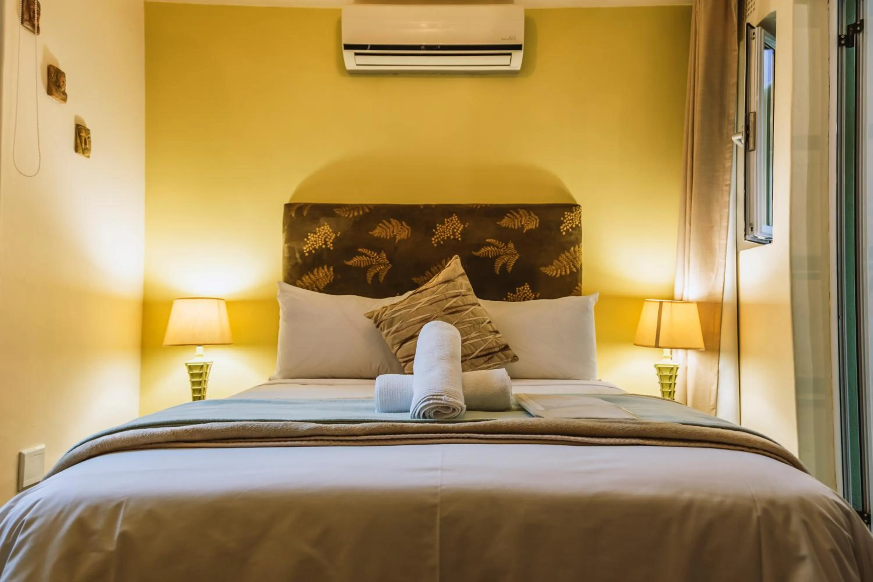 Photo of the whole room, Bed in La Rose B&B