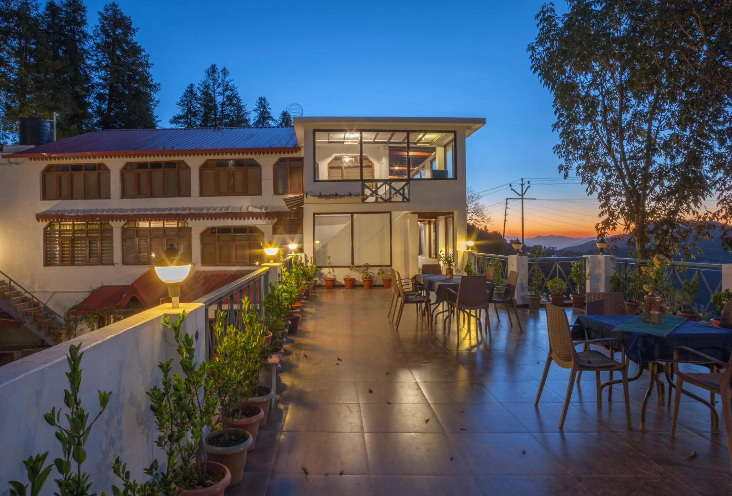 Mountain view in The Hermitage Kanatal