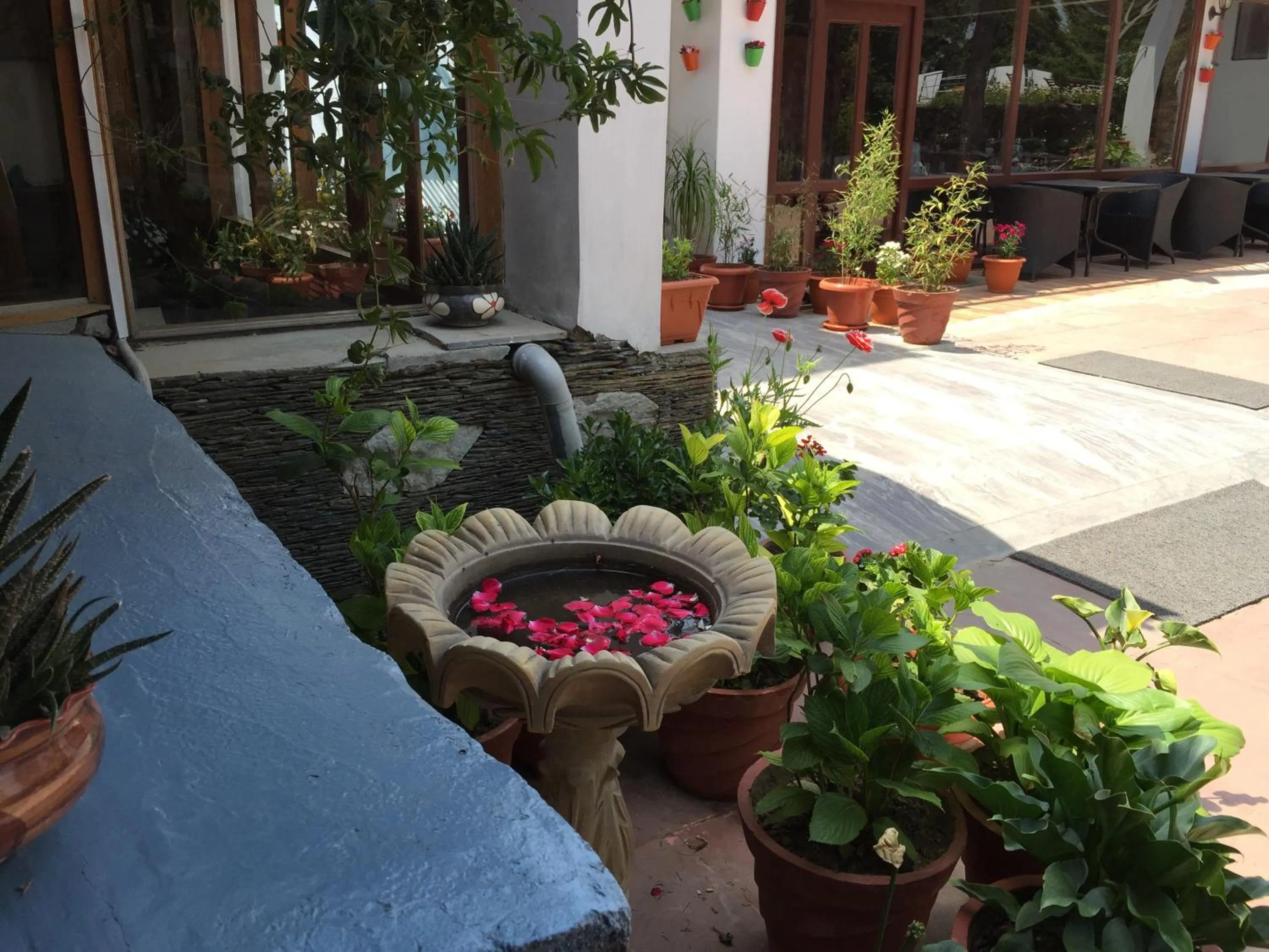 Facade/entrance in The Hermitage Kanatal