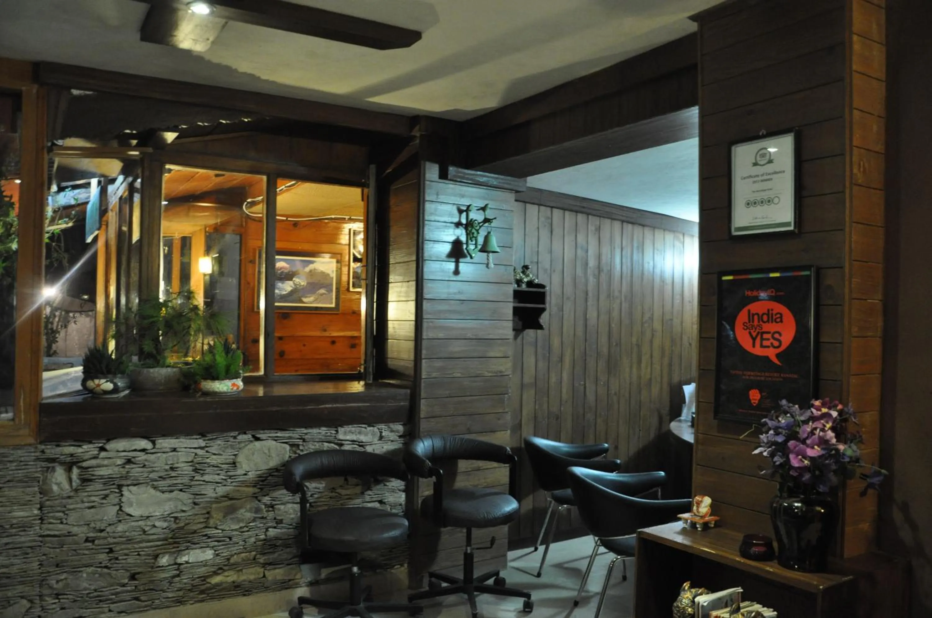 Lobby or reception in The Hermitage Kanatal