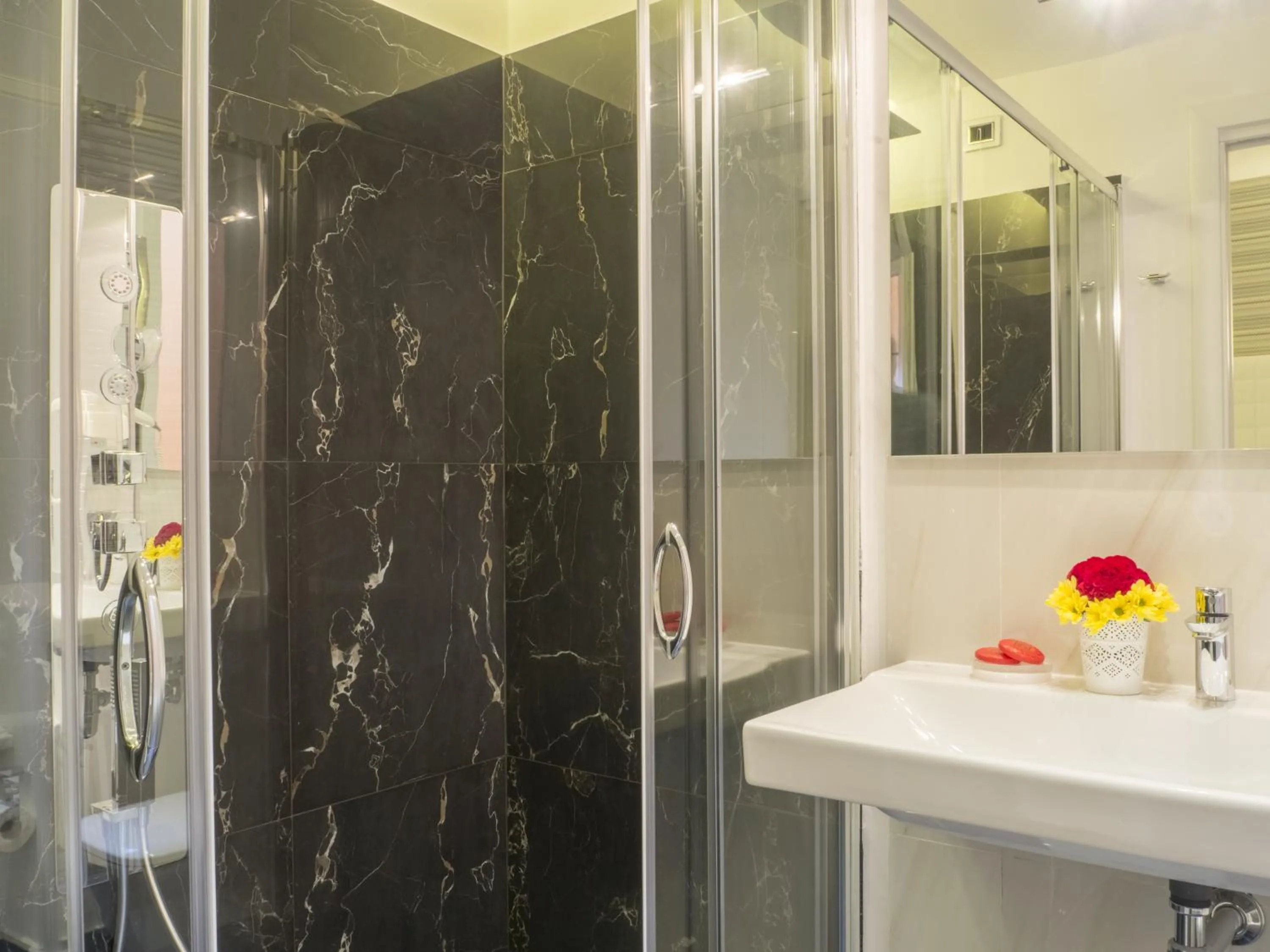 Bathroom in Navona Living Rome