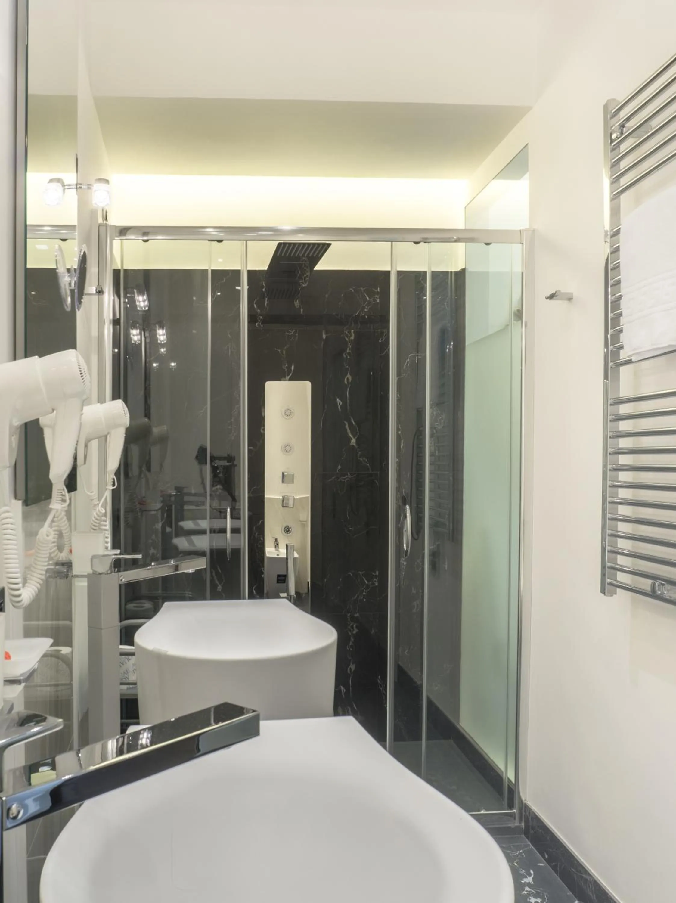 Bathroom in Navona Living Rome