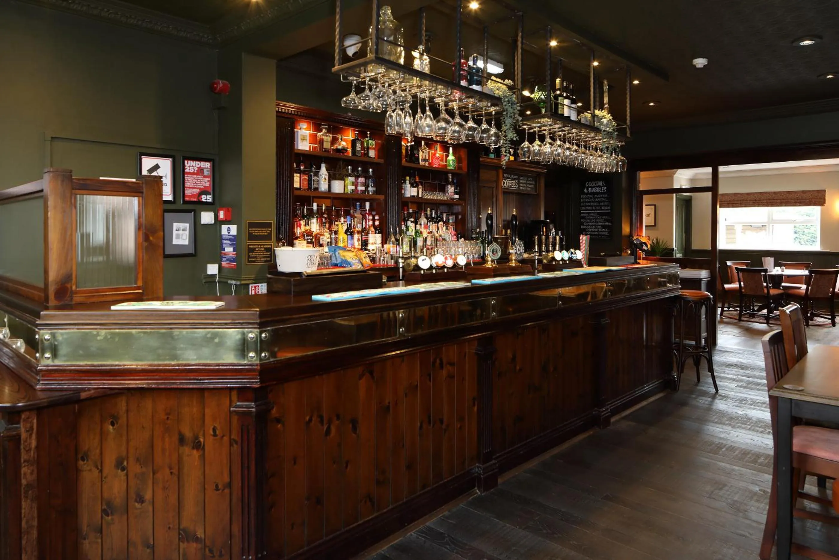 Lounge or bar in The Avenue