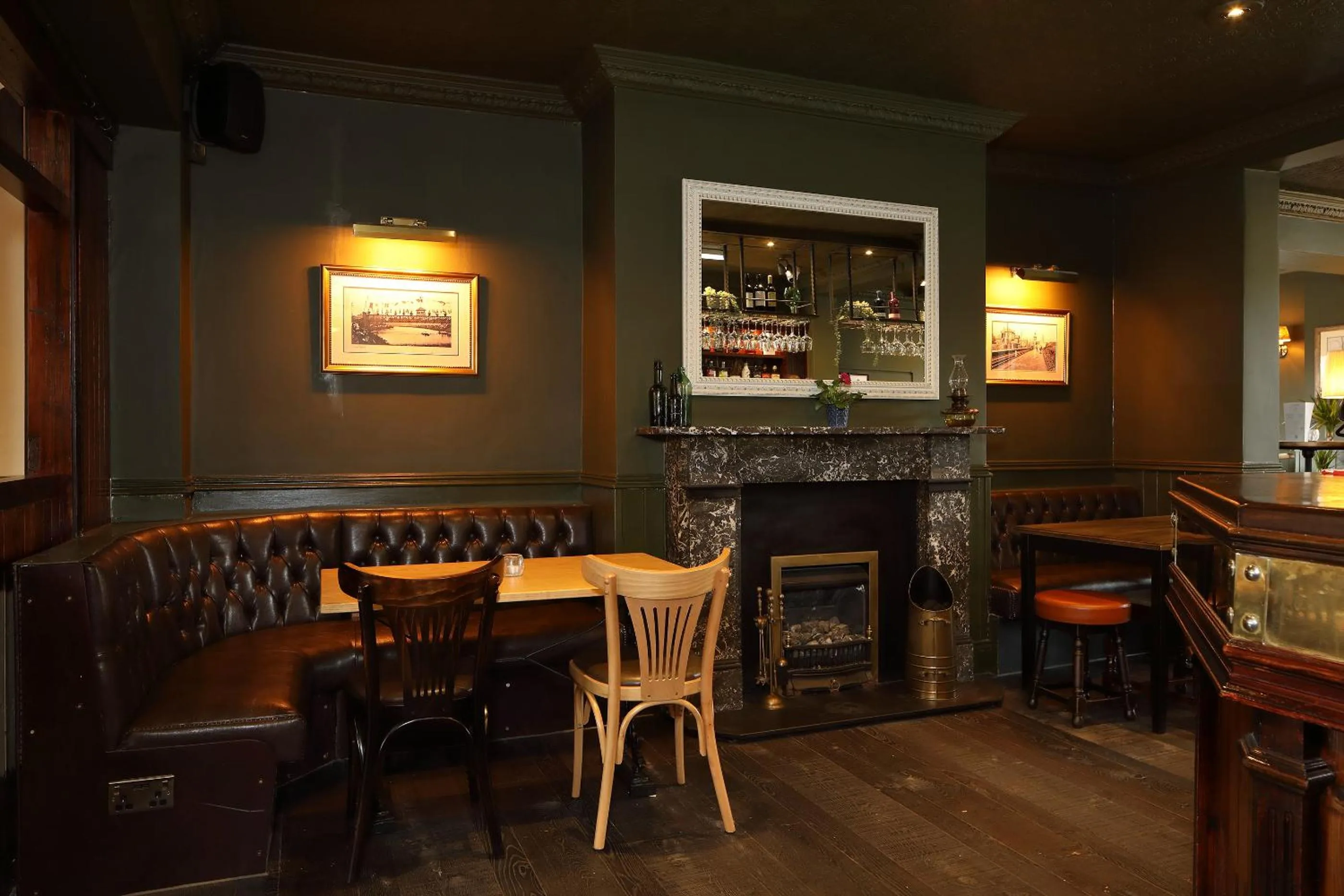 Lounge or bar in The Avenue