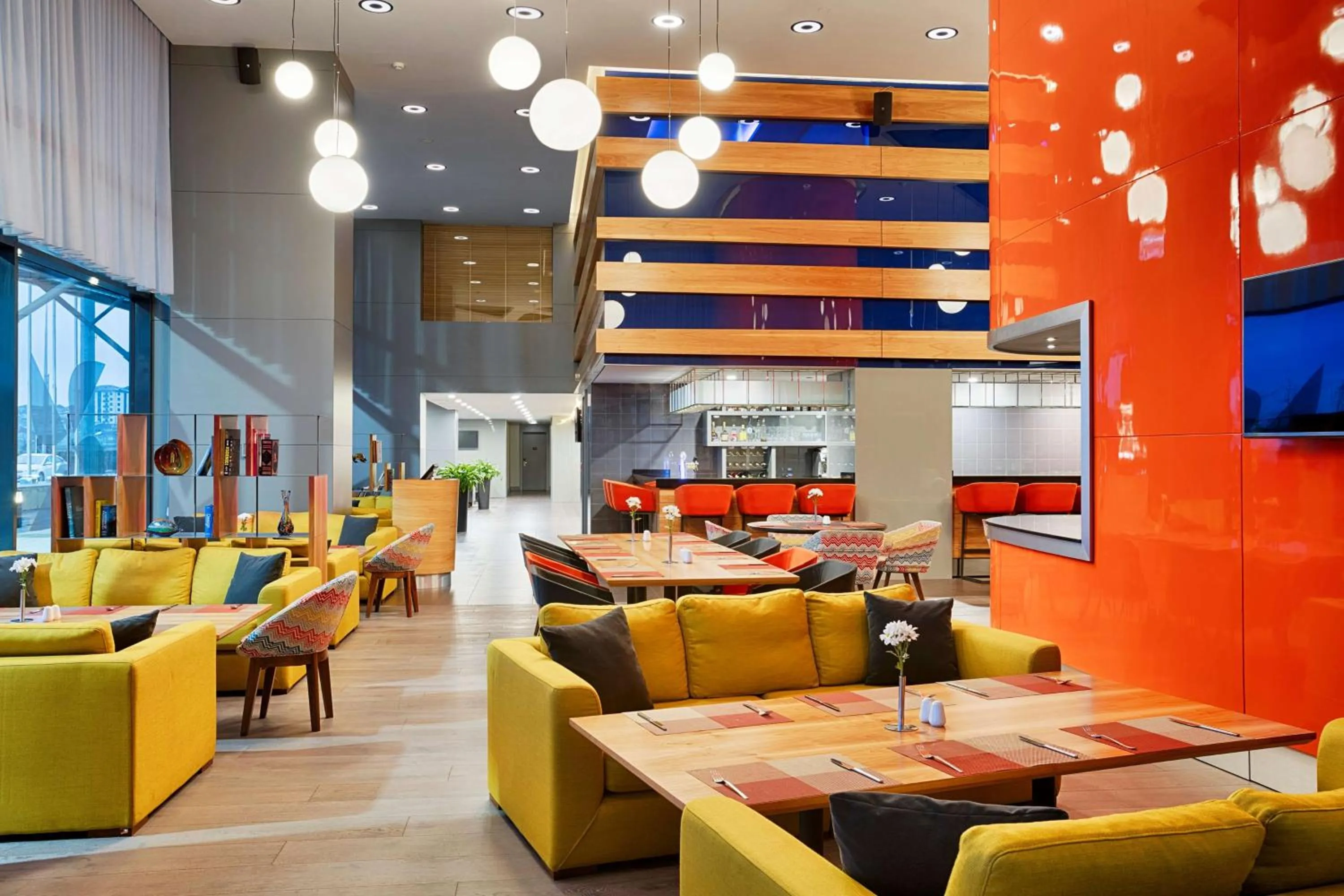 Restaurant/places to eat in Ever Hotel Europe