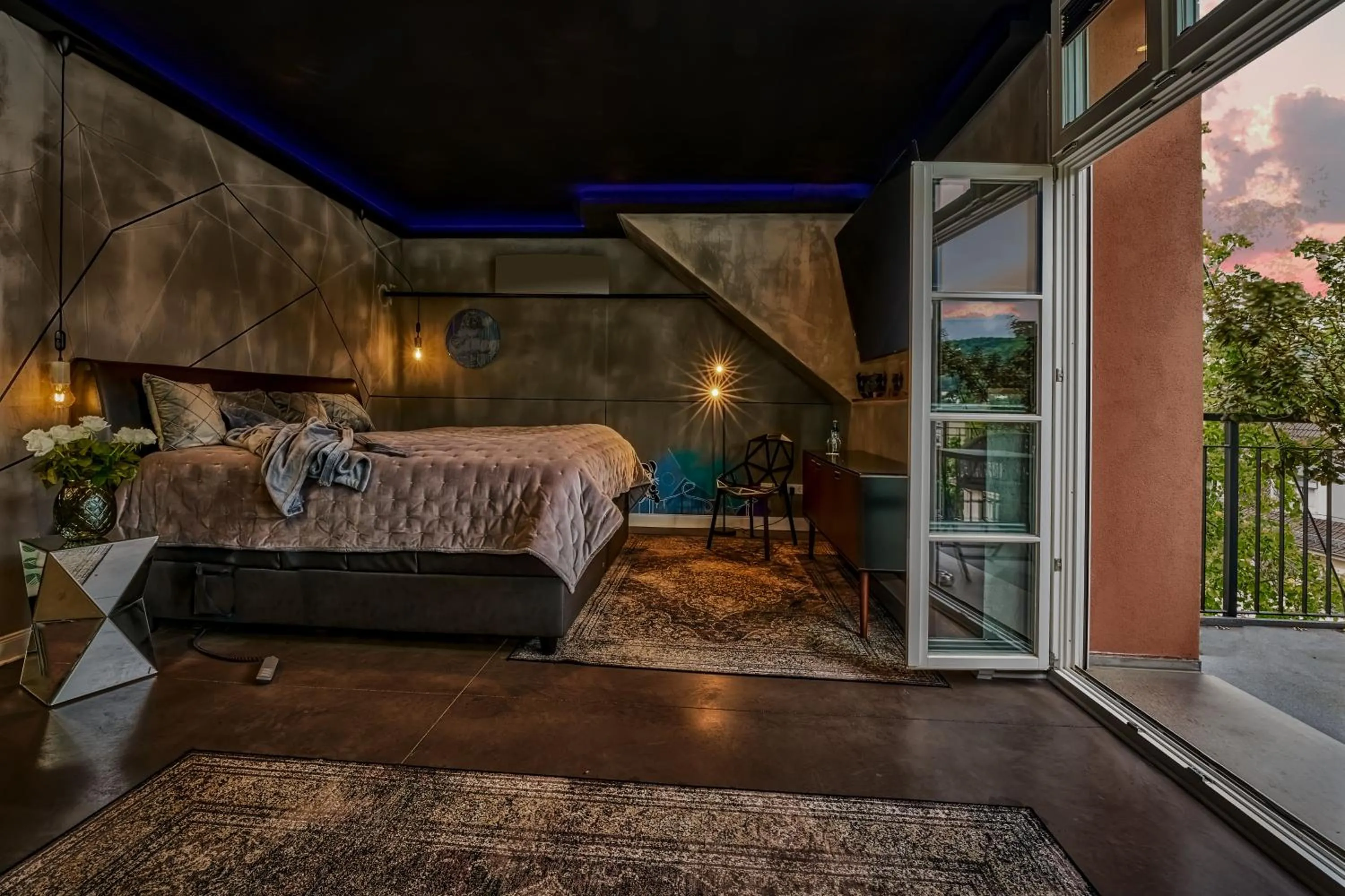 Bed in Boutique Suites and Residences Heidelberg- Alte Zigarrenmanufaktur