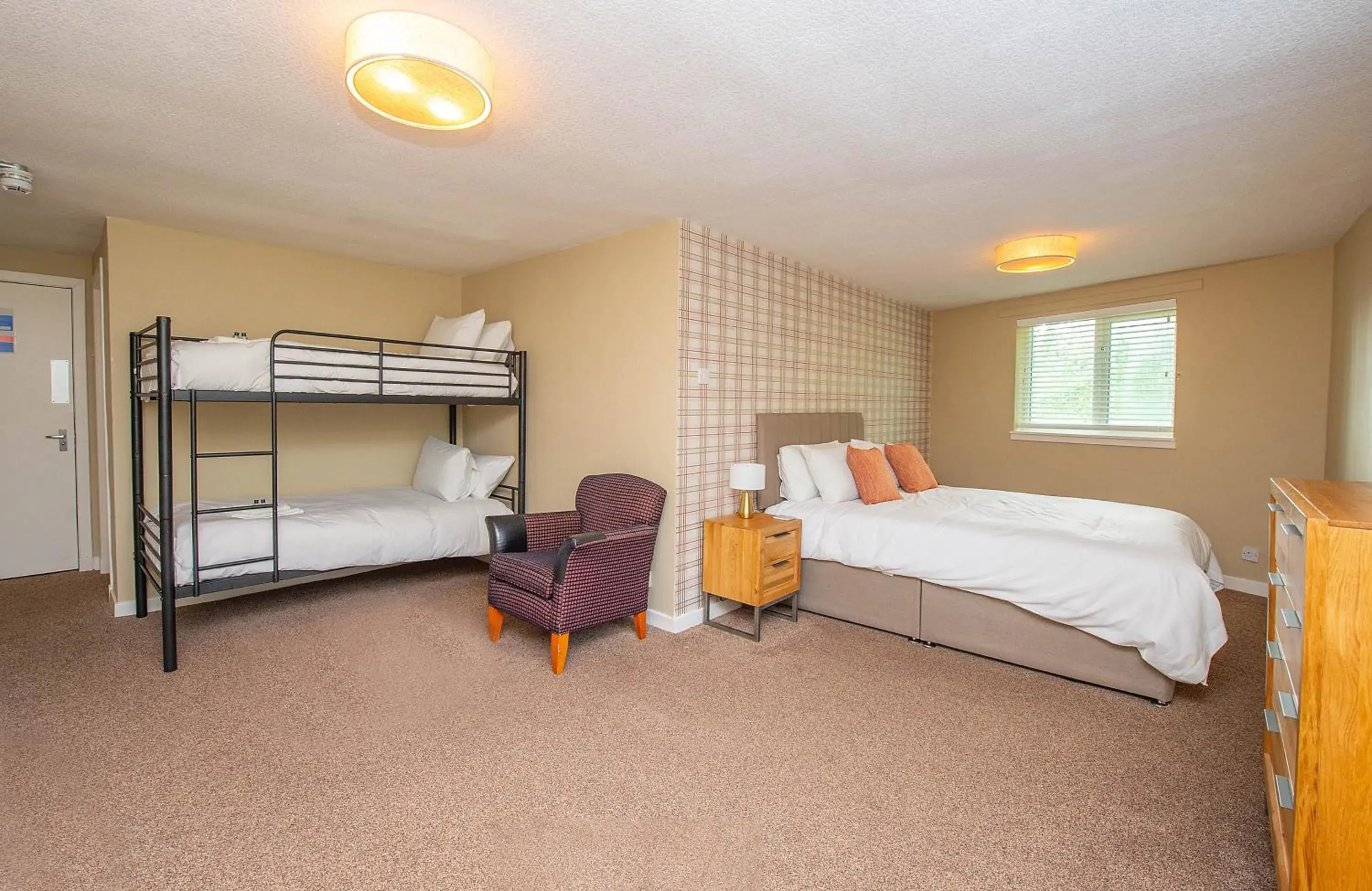 Family Room in The Clachan Hotel, Lochearnhead Family Room in The Clachan Hotel, Lochearnhead