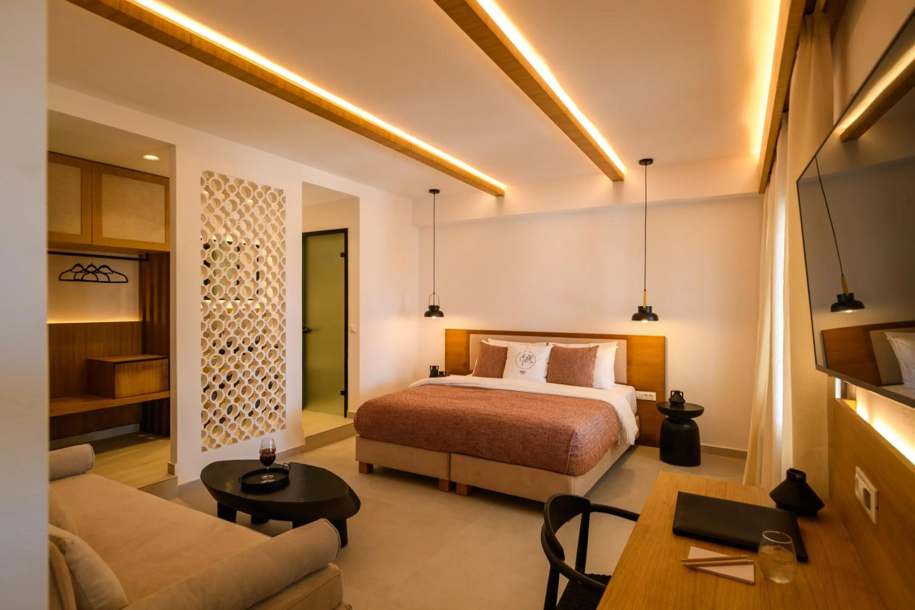 Bathroom, Bed in Safrani Suites