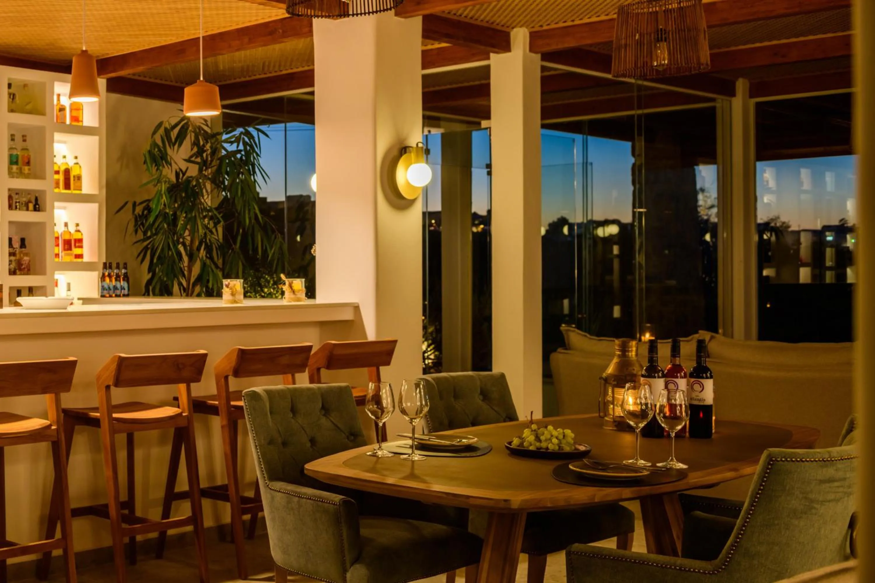 Restaurant/places to eat in Safrani Suites