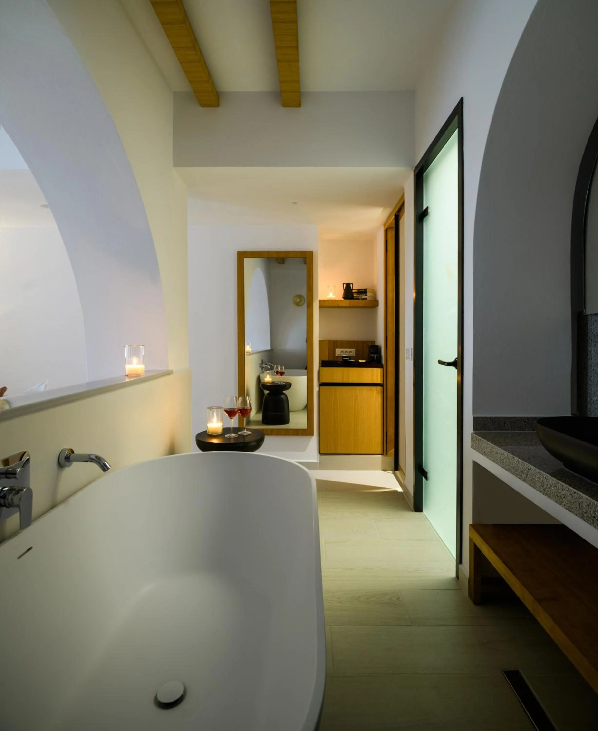 Photo of the whole room in Safrani Suites