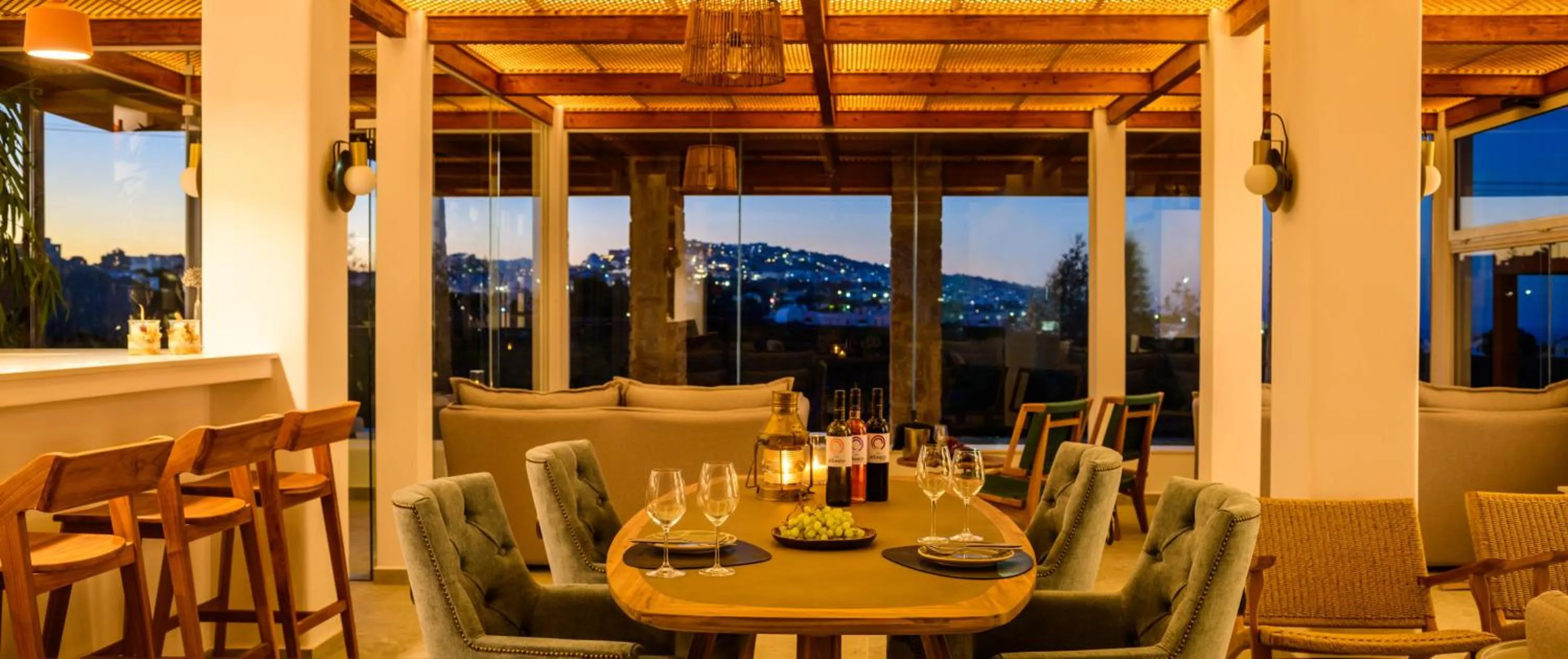 Restaurant/places to eat in Safrani Suites