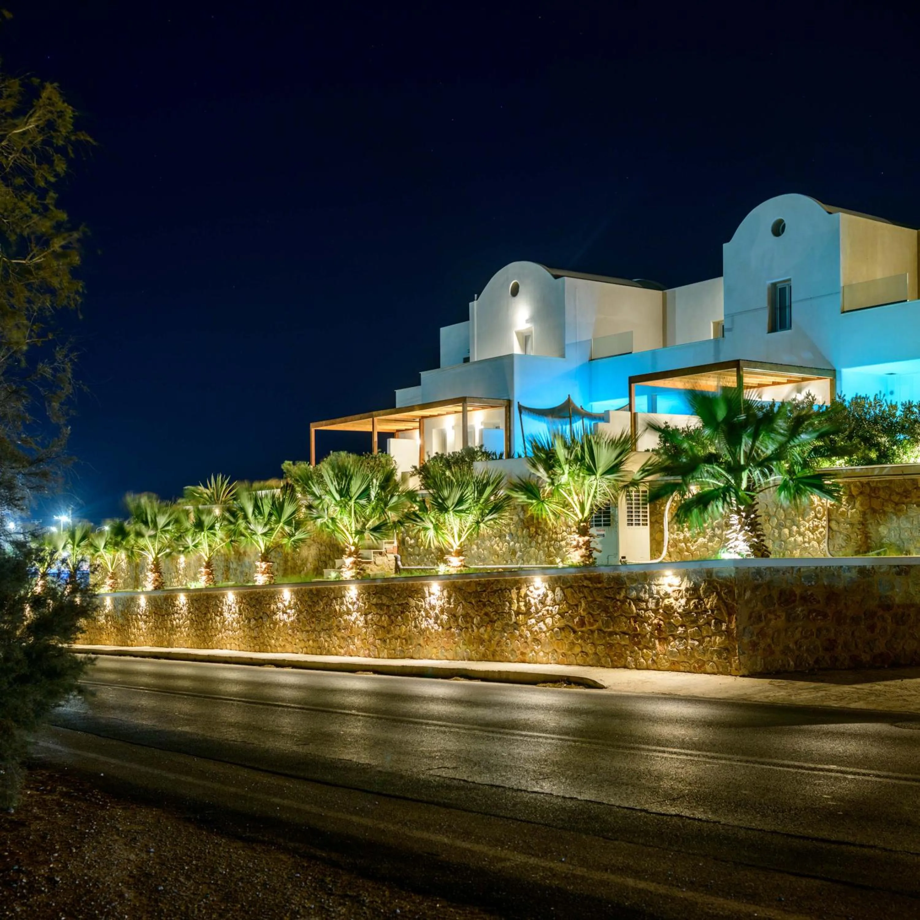 Facade/entrance in Safrani Suites