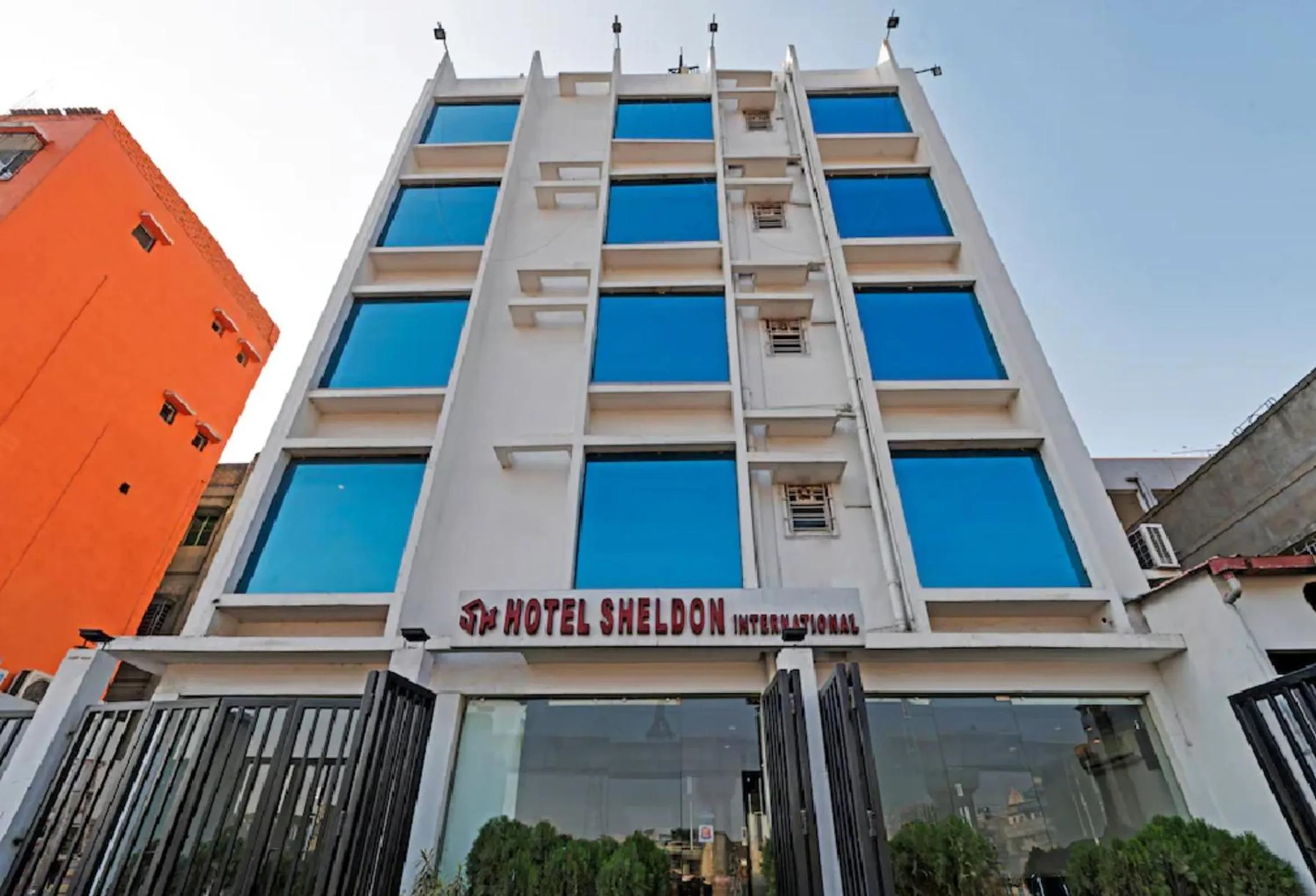 Property building in Hotel Sheldon International Near Science City