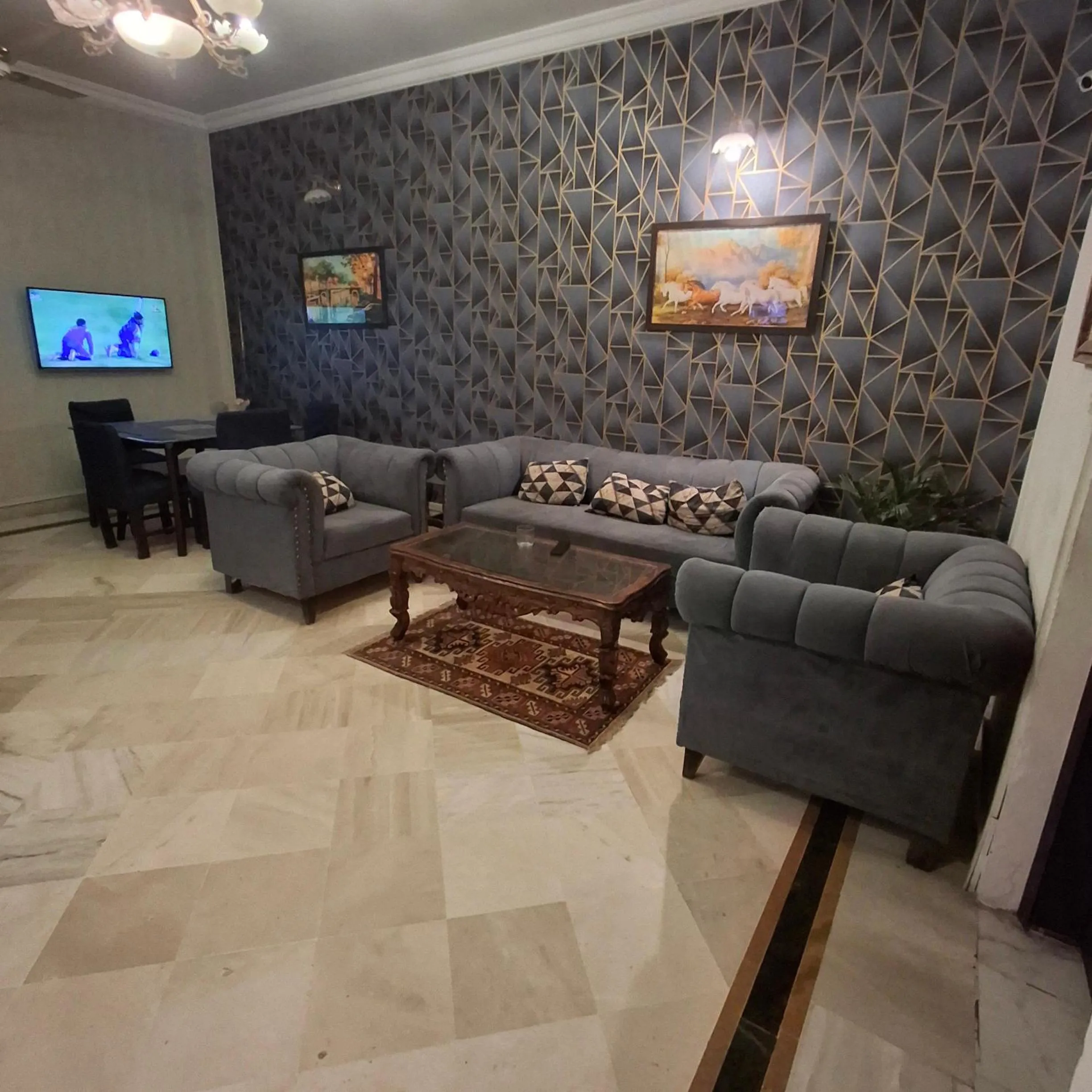 TV and multimedia in Glade House