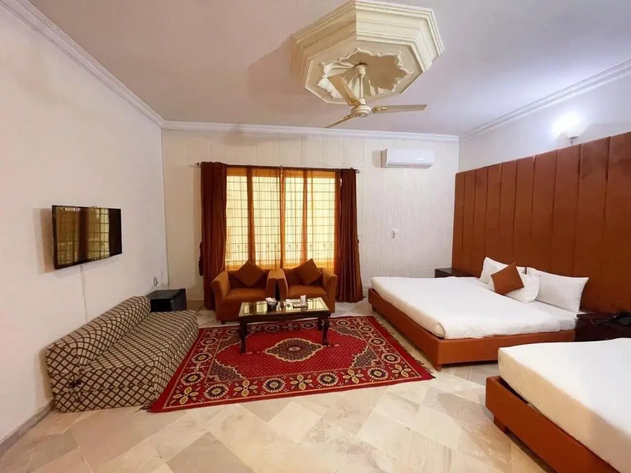 Family Room in Glade House Family Room in Glade House