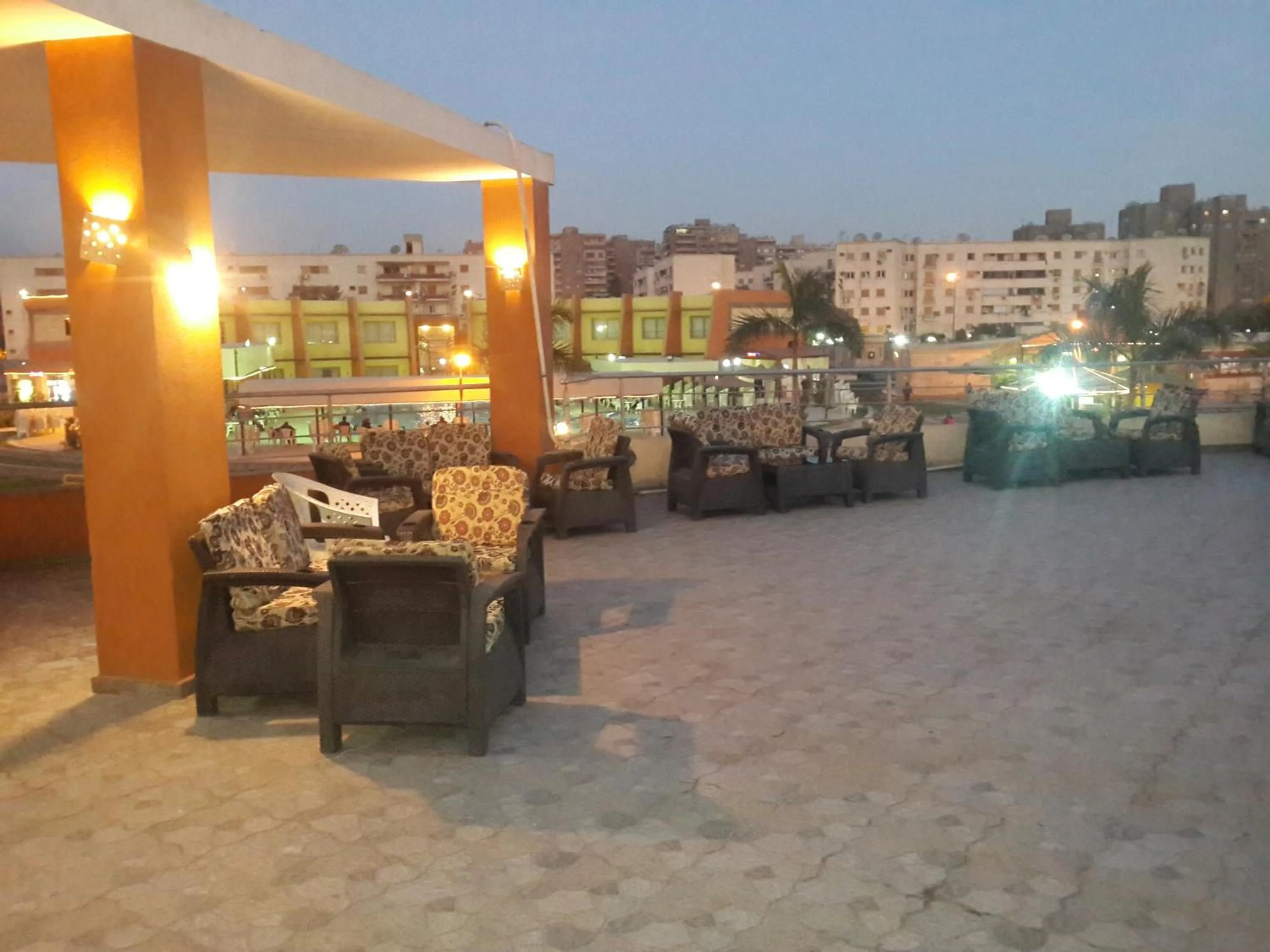 Restaurant/places to eat in Jewel Glorious Hotel