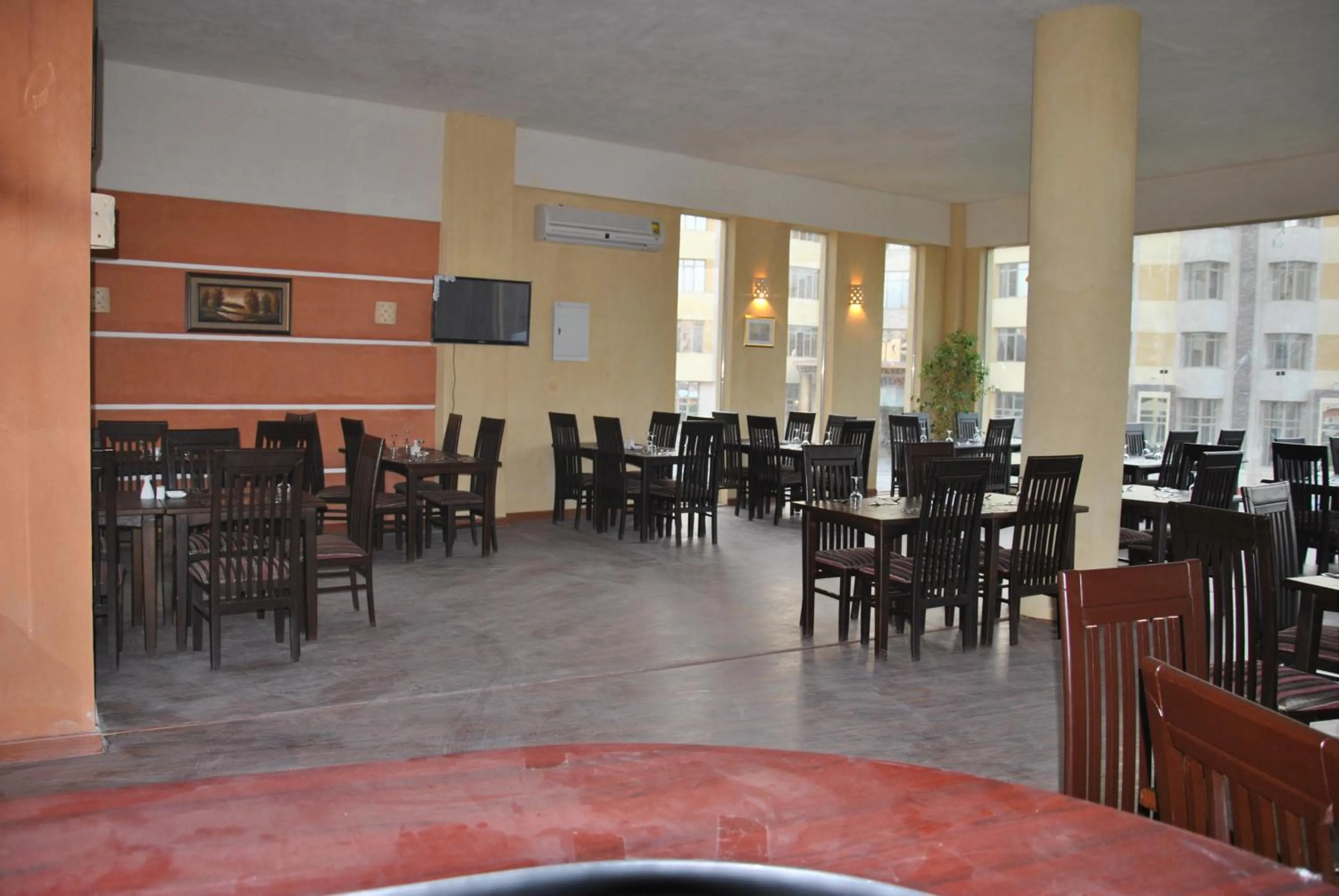 Restaurant/places to eat in Jewel Glorious Hotel