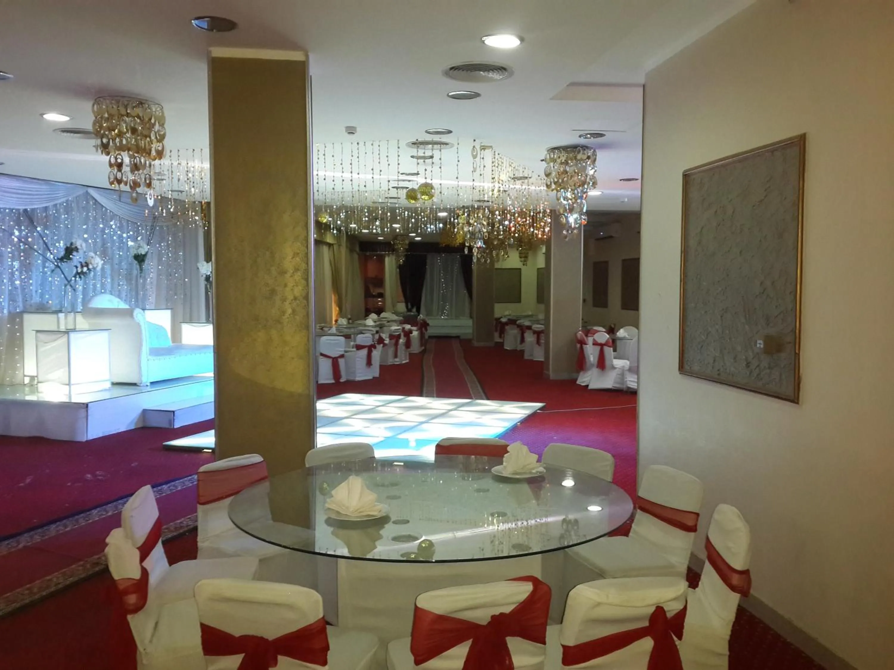 Dining area in Jewel Glorious Hotel