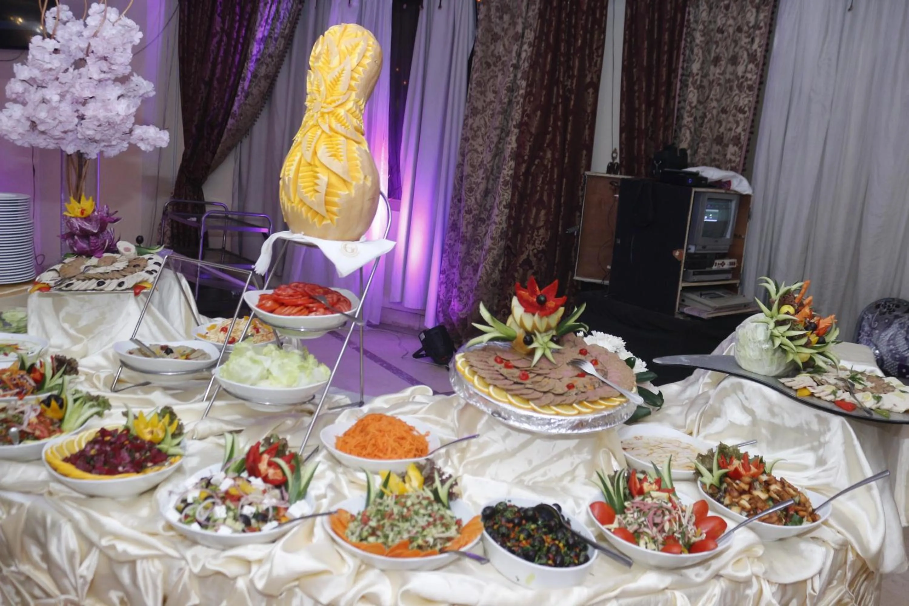 Restaurant/places to eat in Jewel Glorious Hotel