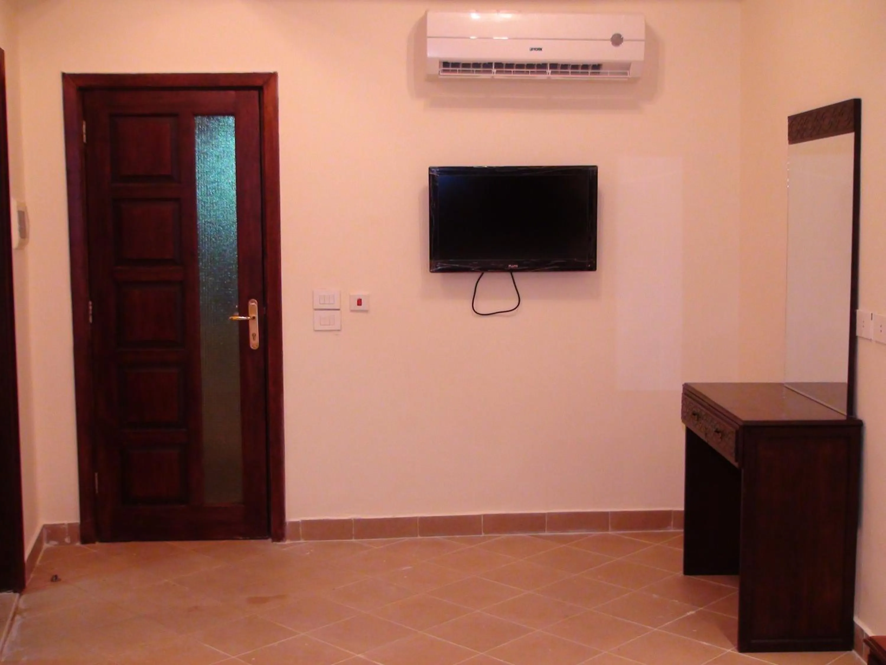 Photo of the whole room in Jewel Glorious Hotel