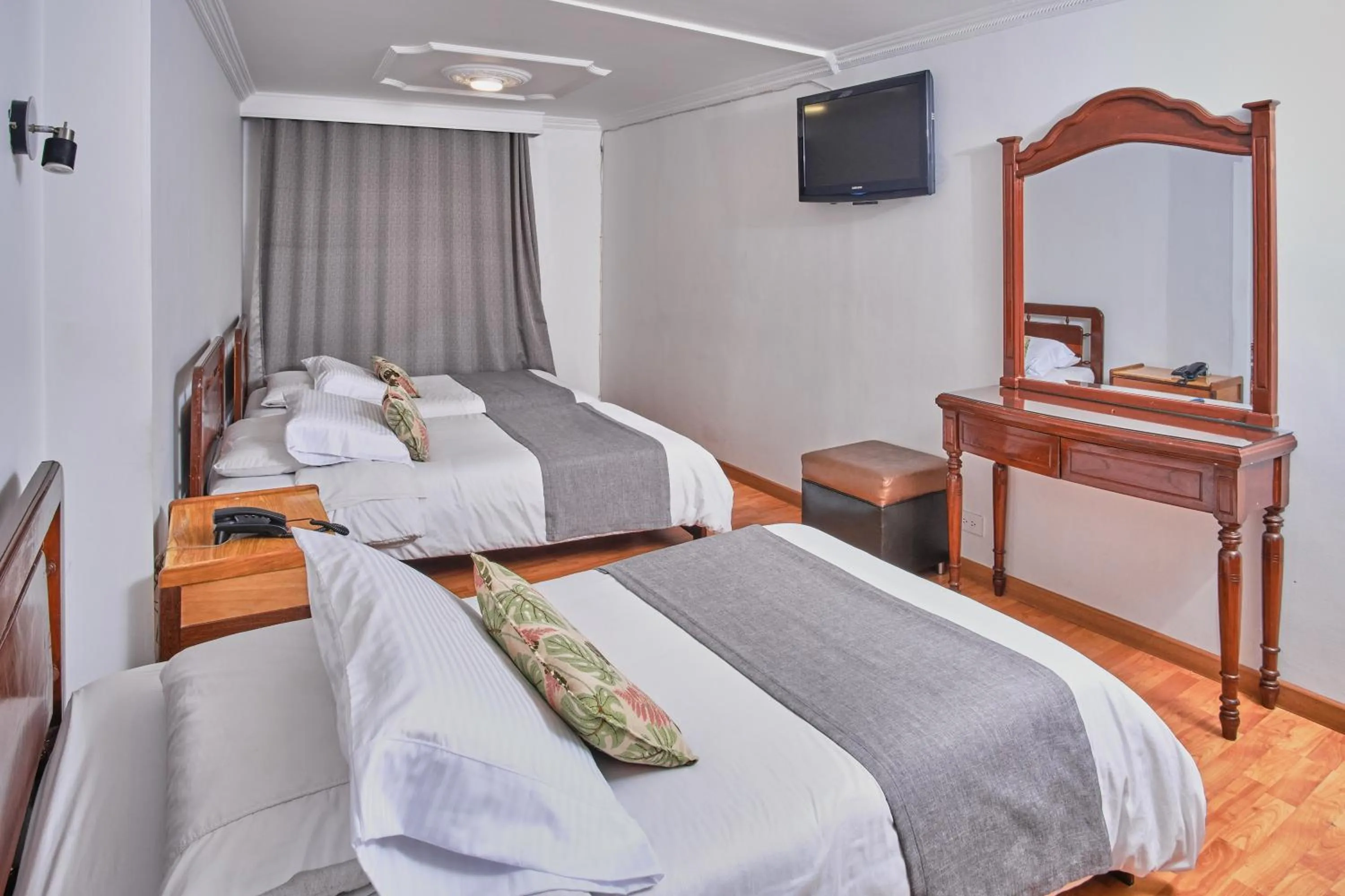 Photo of the whole room, Bed in Hotel Virrey Central