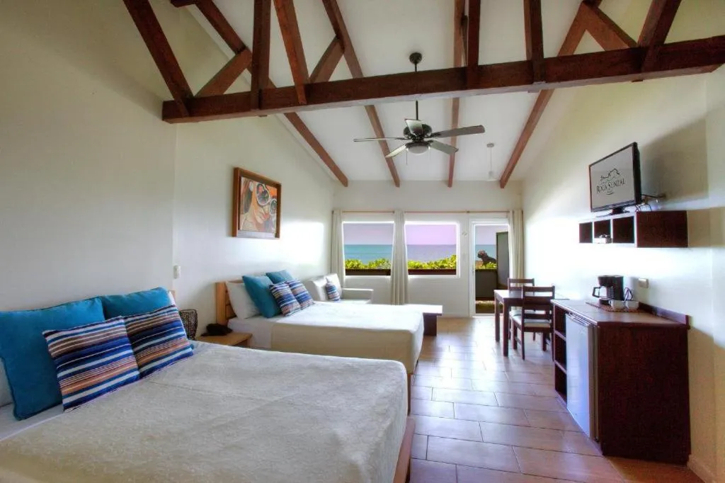 Double Room with Sea View in Hotel Roca Sunzal