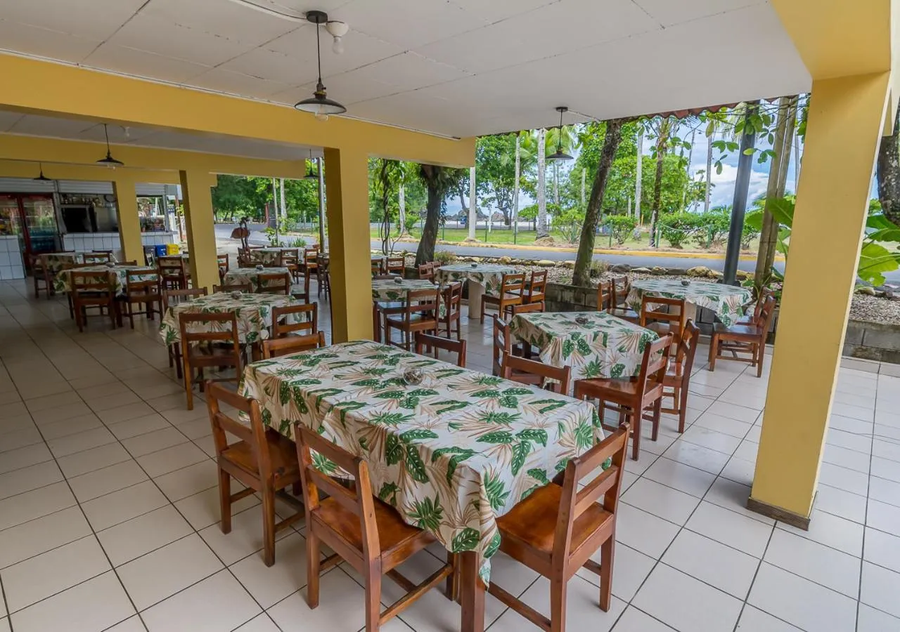 Restaurant/places to eat in Hotel Manuel Antonio