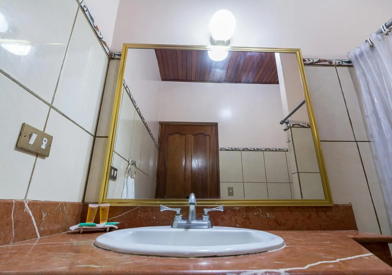 Bathroom in Hotel Manuel Antonio