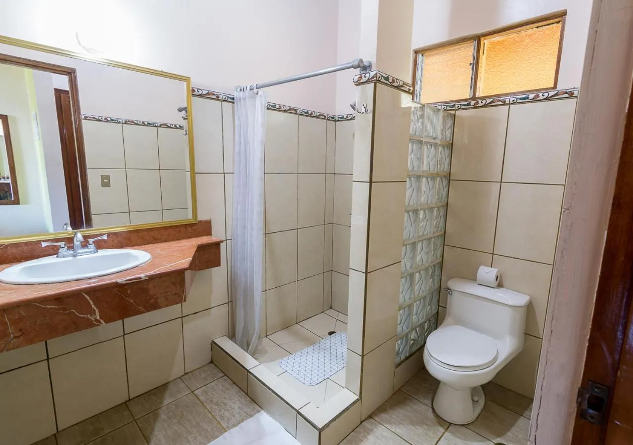 Bathroom in Hotel Manuel Antonio