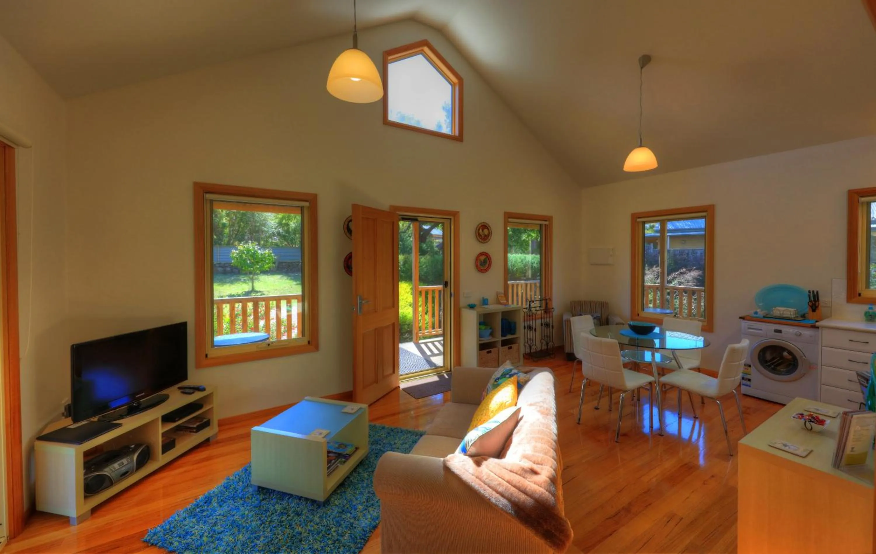 Seating area in Roosters Rest