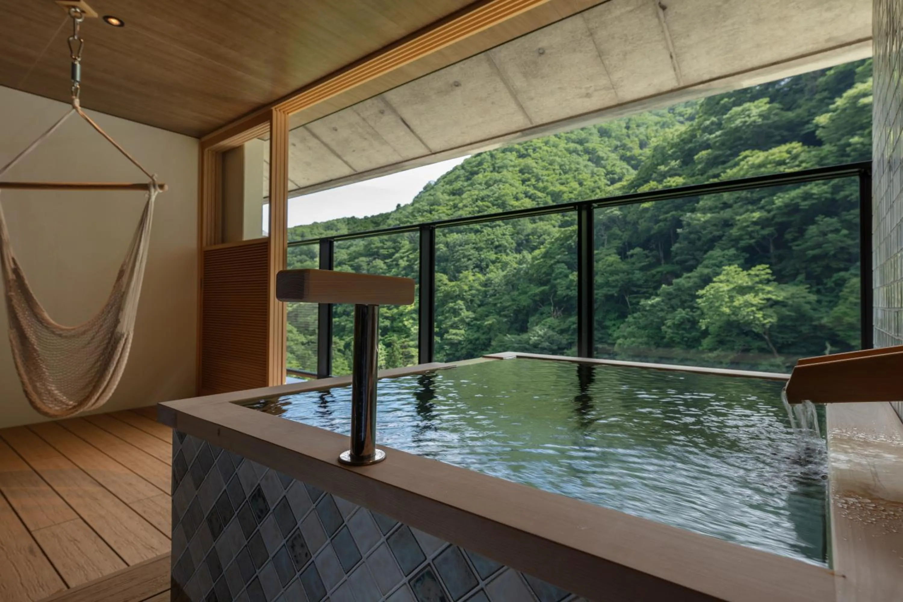 Sakunami Onsen Yuzukushi Salon Ichinobo