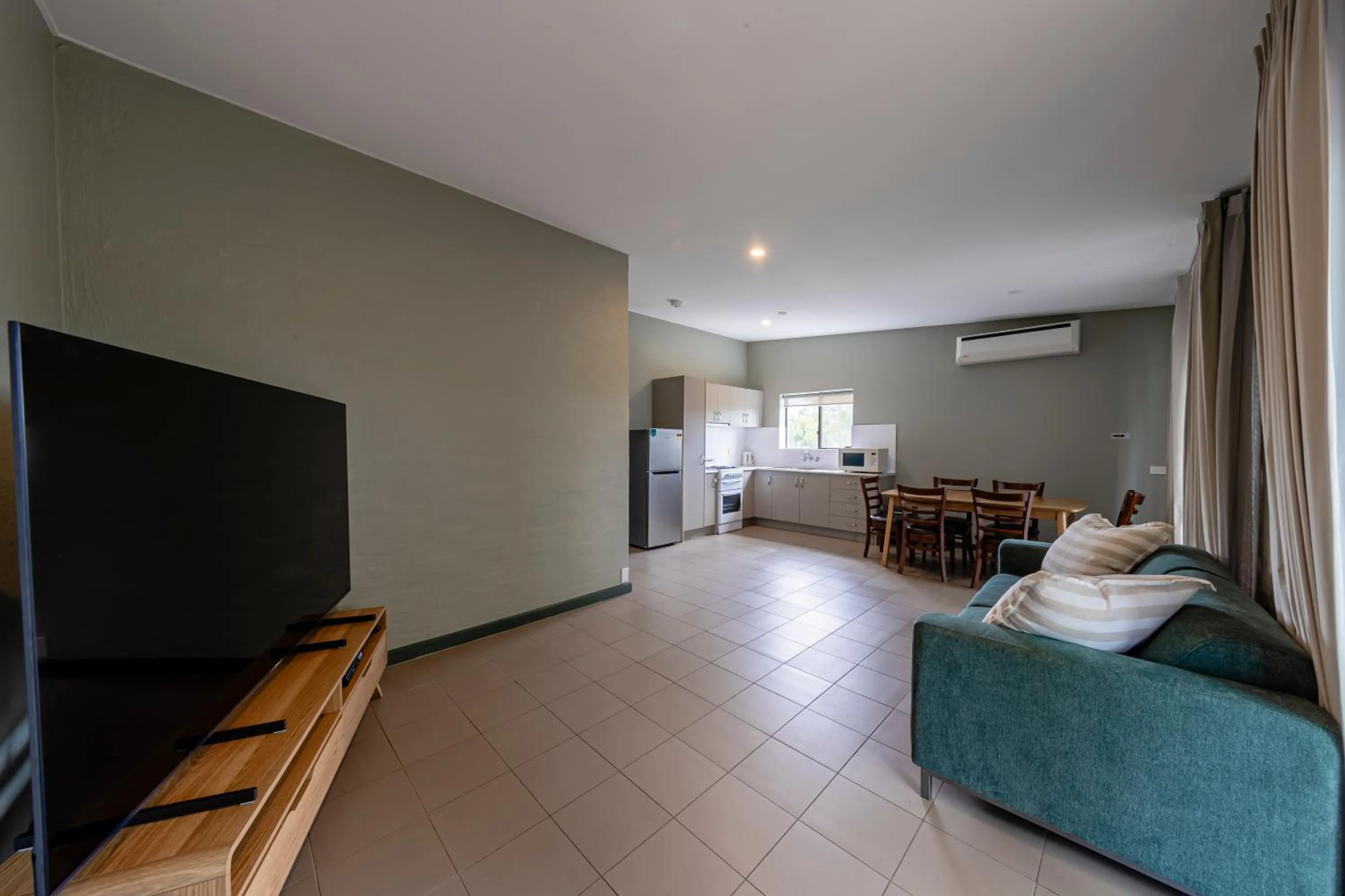 Living room in Everton Park Hotel
