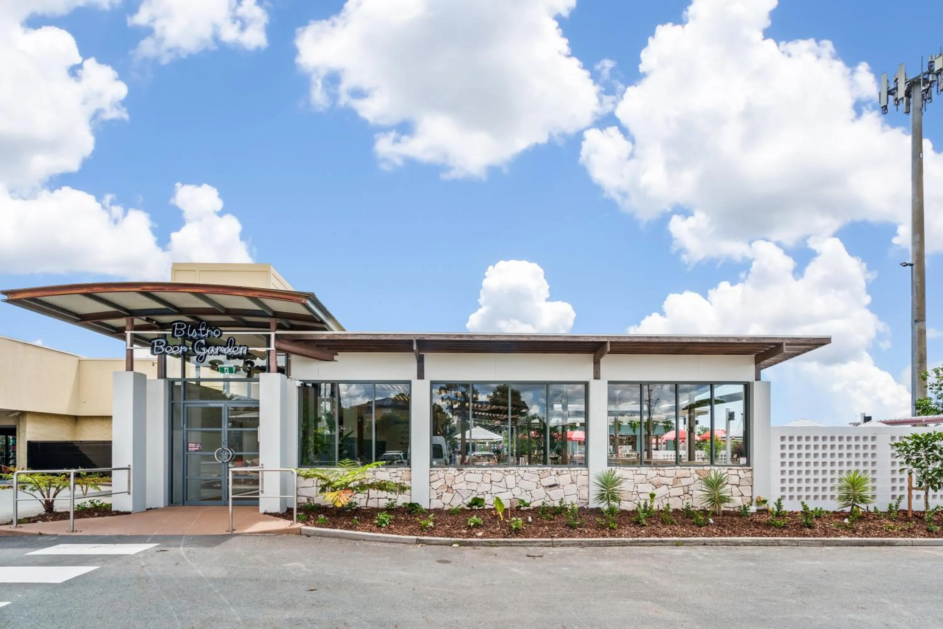 Property building in Everton Park Hotel