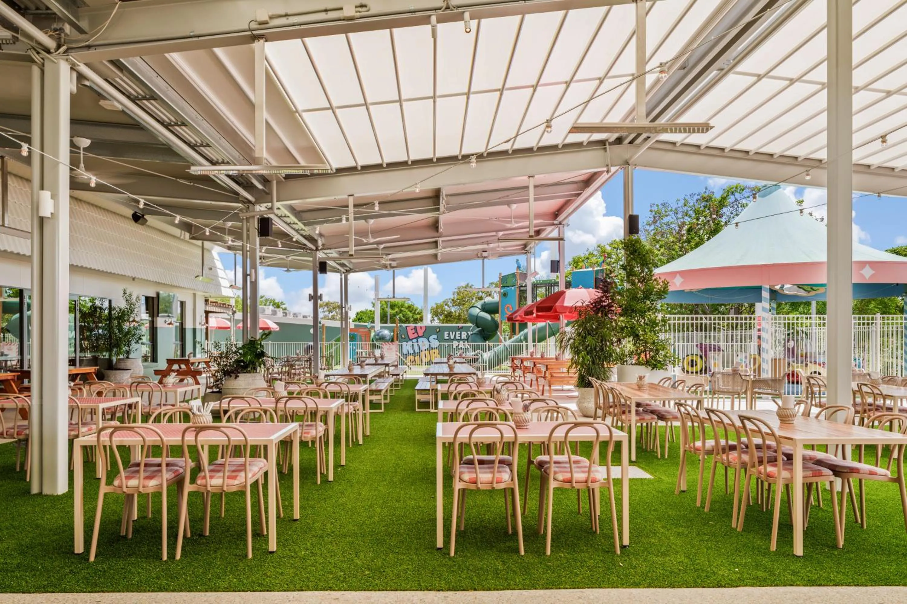 Restaurant/places to eat in Everton Park Hotel