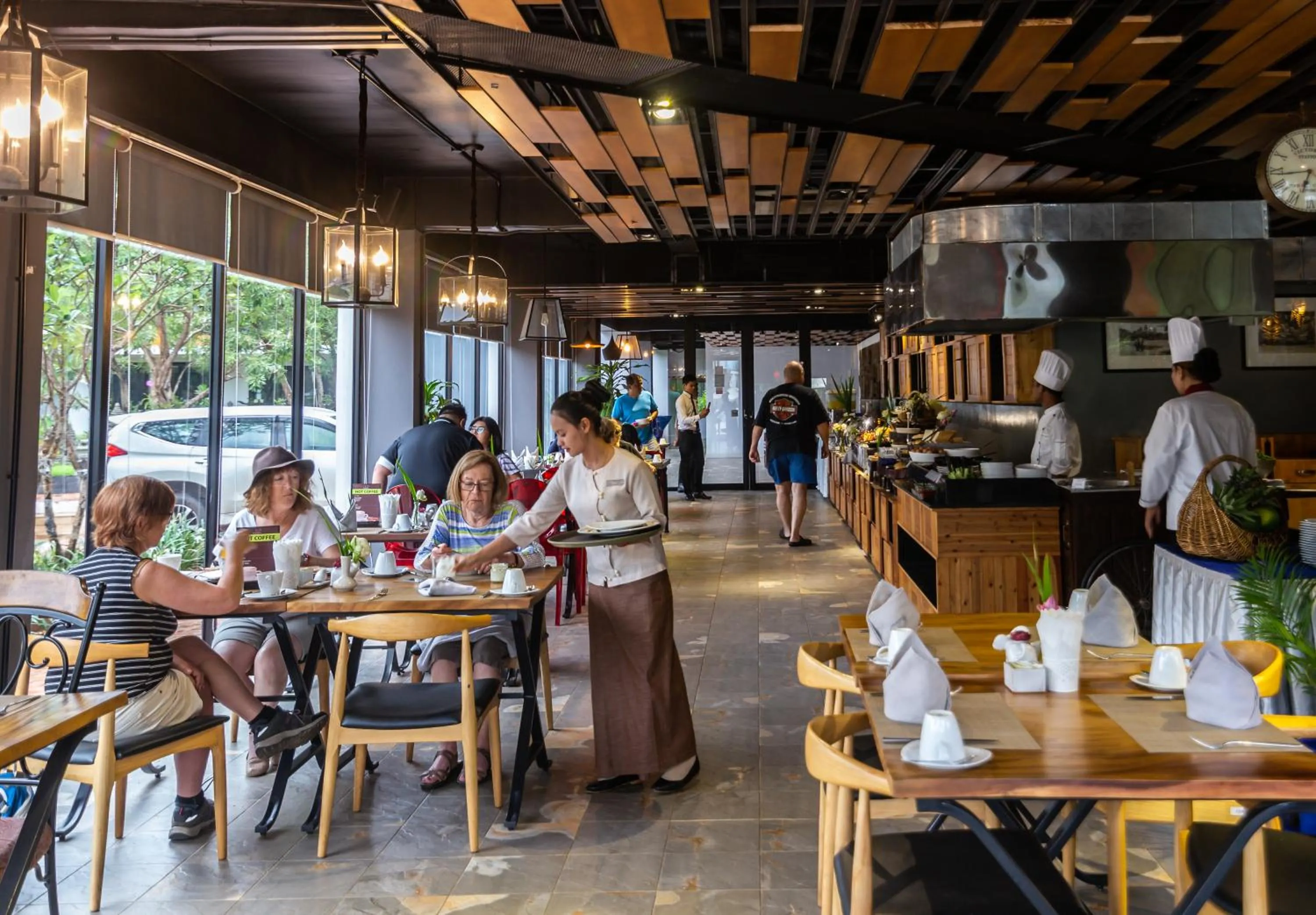 Restaurant/places to eat in Damrei Angkor Hotel