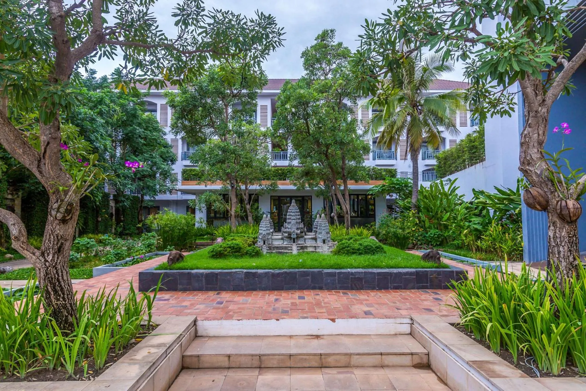 Garden in Damrei Angkor Hotel